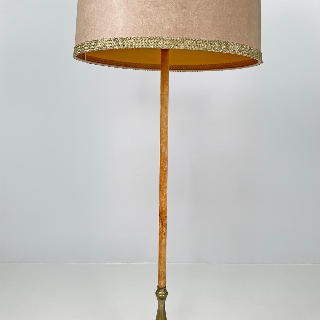 Italian Art Deco round velvet and brass floor lamp, 1940s For Sale 10