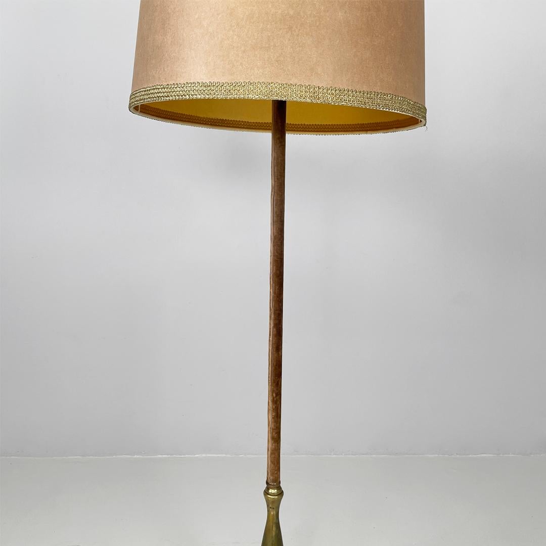 Italian Art Deco round velvet and brass floor lamp, 1940s For Sale 11