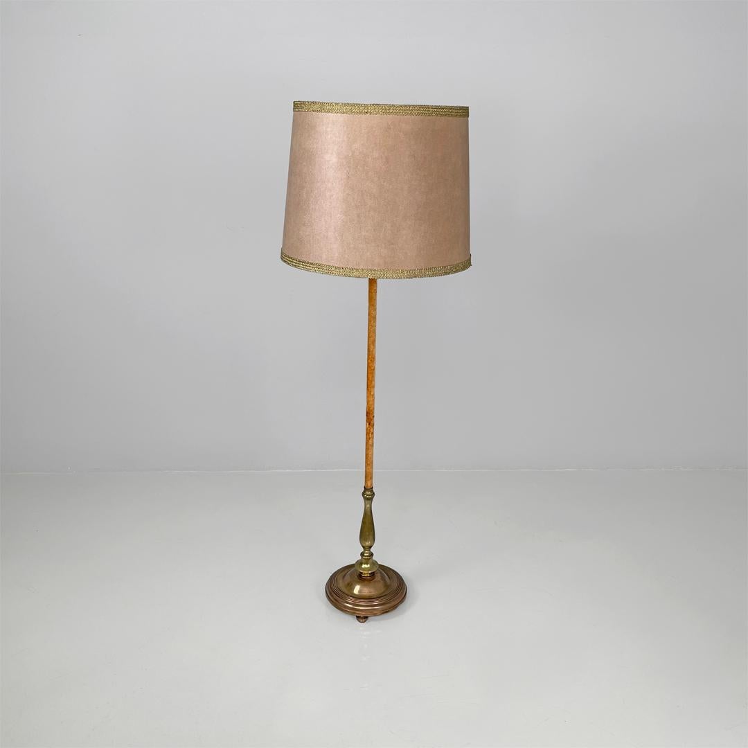 Italian Art Deco round velvet and brass floor lamp, 1940s In Distressed Condition For Sale In MIlano, IT