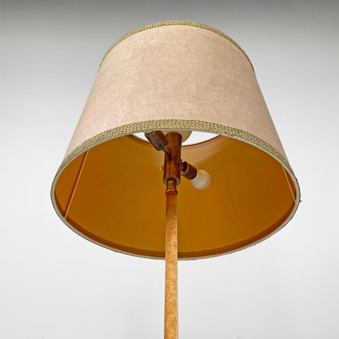Italian Art Deco round velvet and brass floor lamp, 1940s For Sale 1