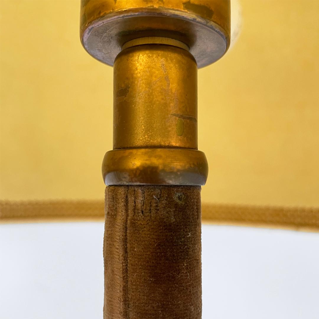Italian Art Deco round velvet and brass floor lamp, 1940s For Sale 1