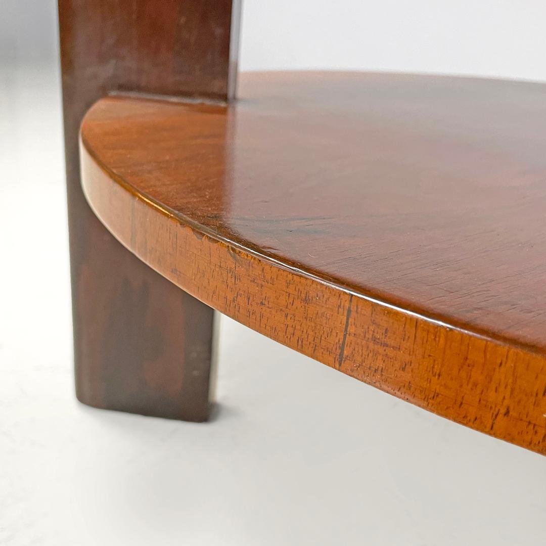 Runder italienischer Art-Déco-Couchtisch aus Holz mit zwei Platten und drei Beinen, 1930er Jahre im Angebot 5