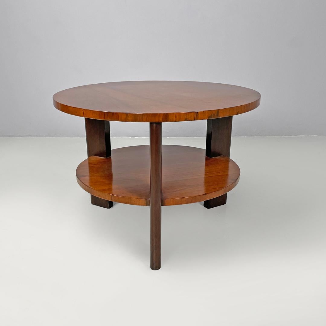 Runder italienischer Art-Déco-Couchtisch aus Holz mit zwei Platten und drei Beinen, 1930er Jahre (Mitte des 20. Jahrhunderts) im Angebot