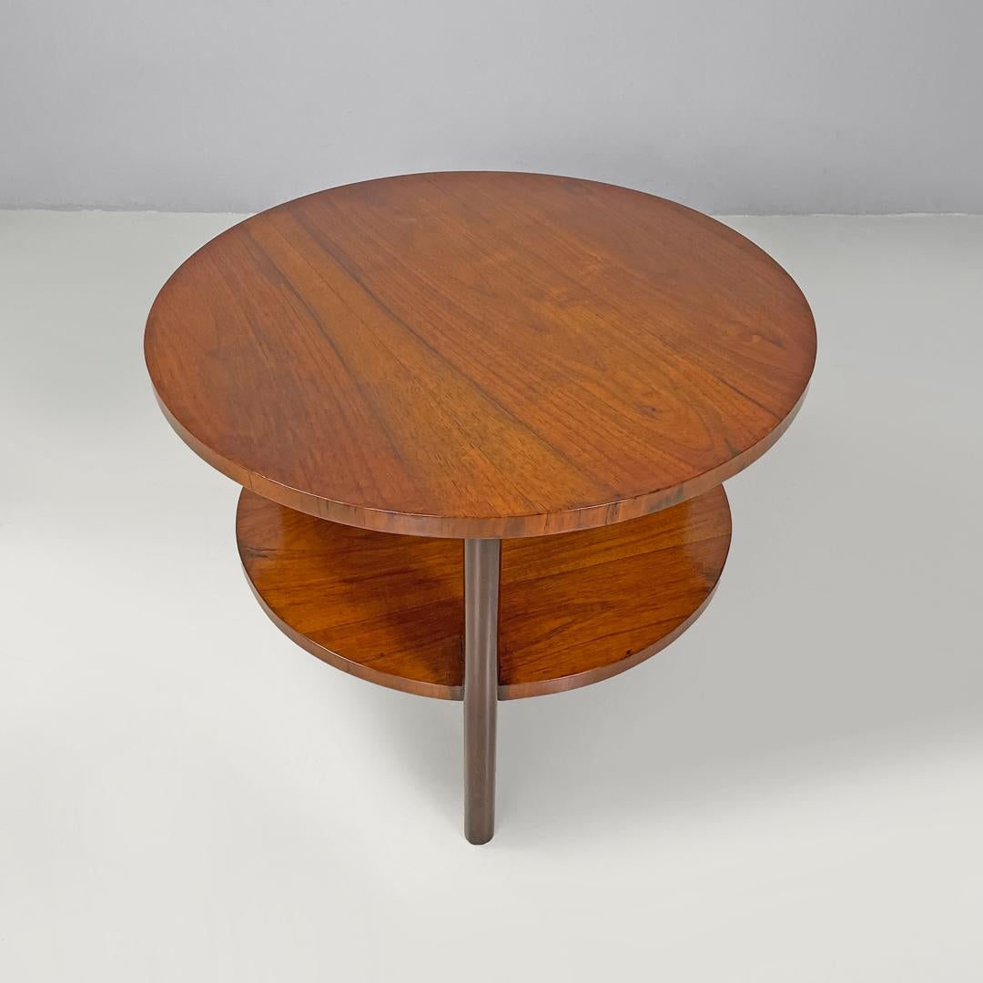 Runder italienischer Art-Déco-Couchtisch aus Holz mit zwei Platten und drei Beinen, 1930er Jahre (Wolle) im Angebot
