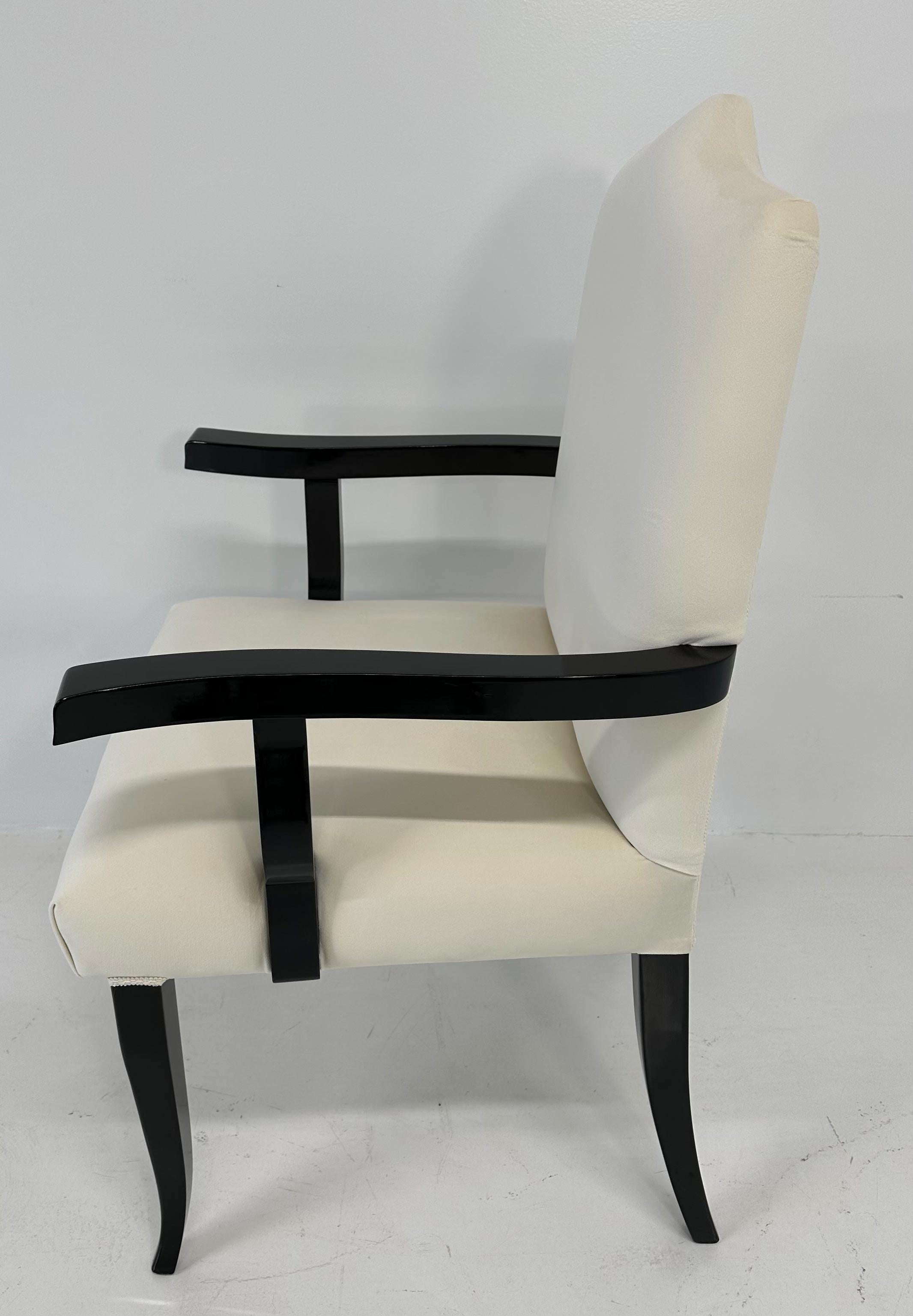 Italian Art Deco Style Set of 16 Cream Velvet and Black Lacquered Chairs For Sale 2