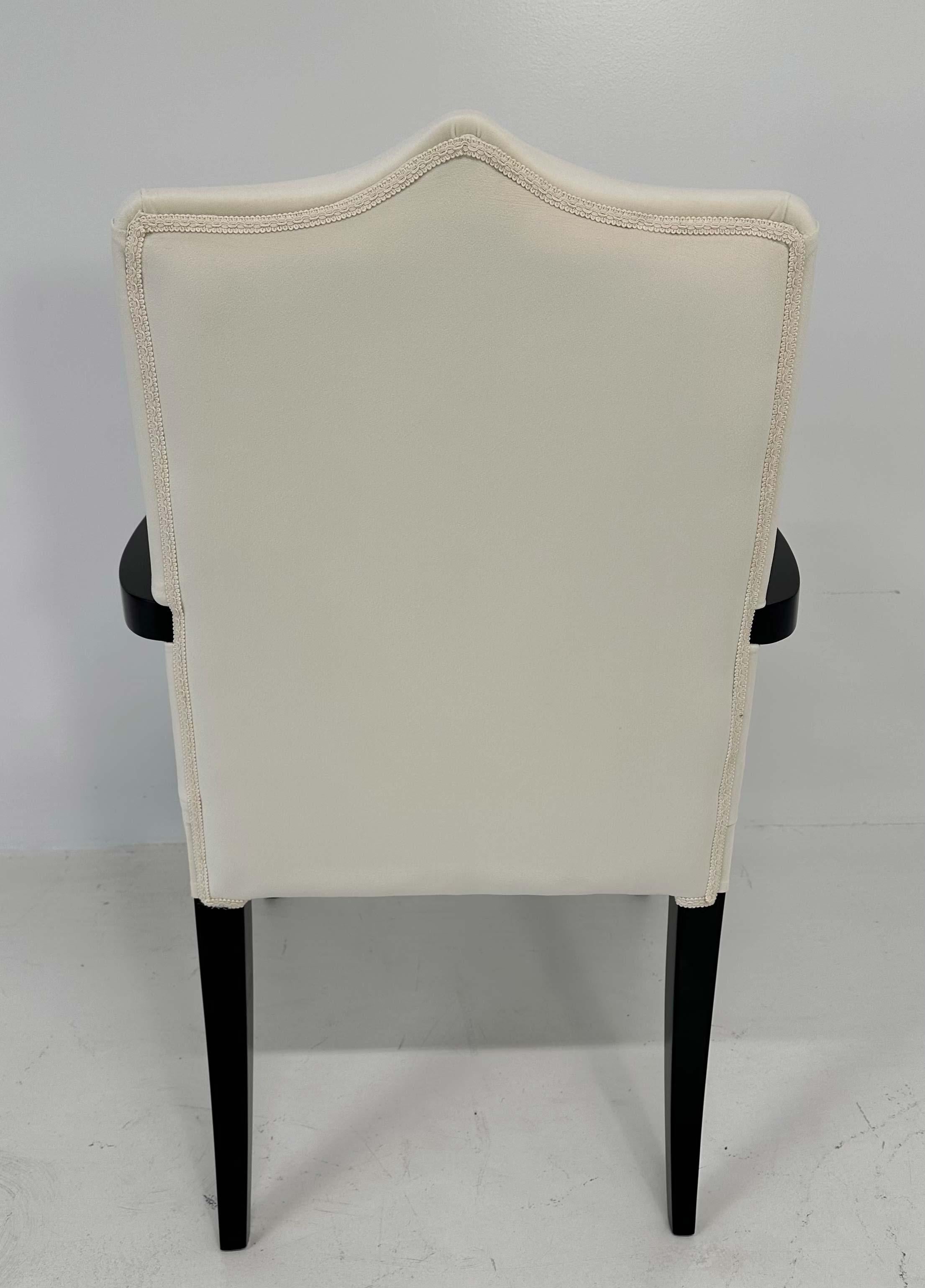 Italian Art Deco Style Set of 16 Cream Velvet and Black Lacquered Chairs For Sale 3