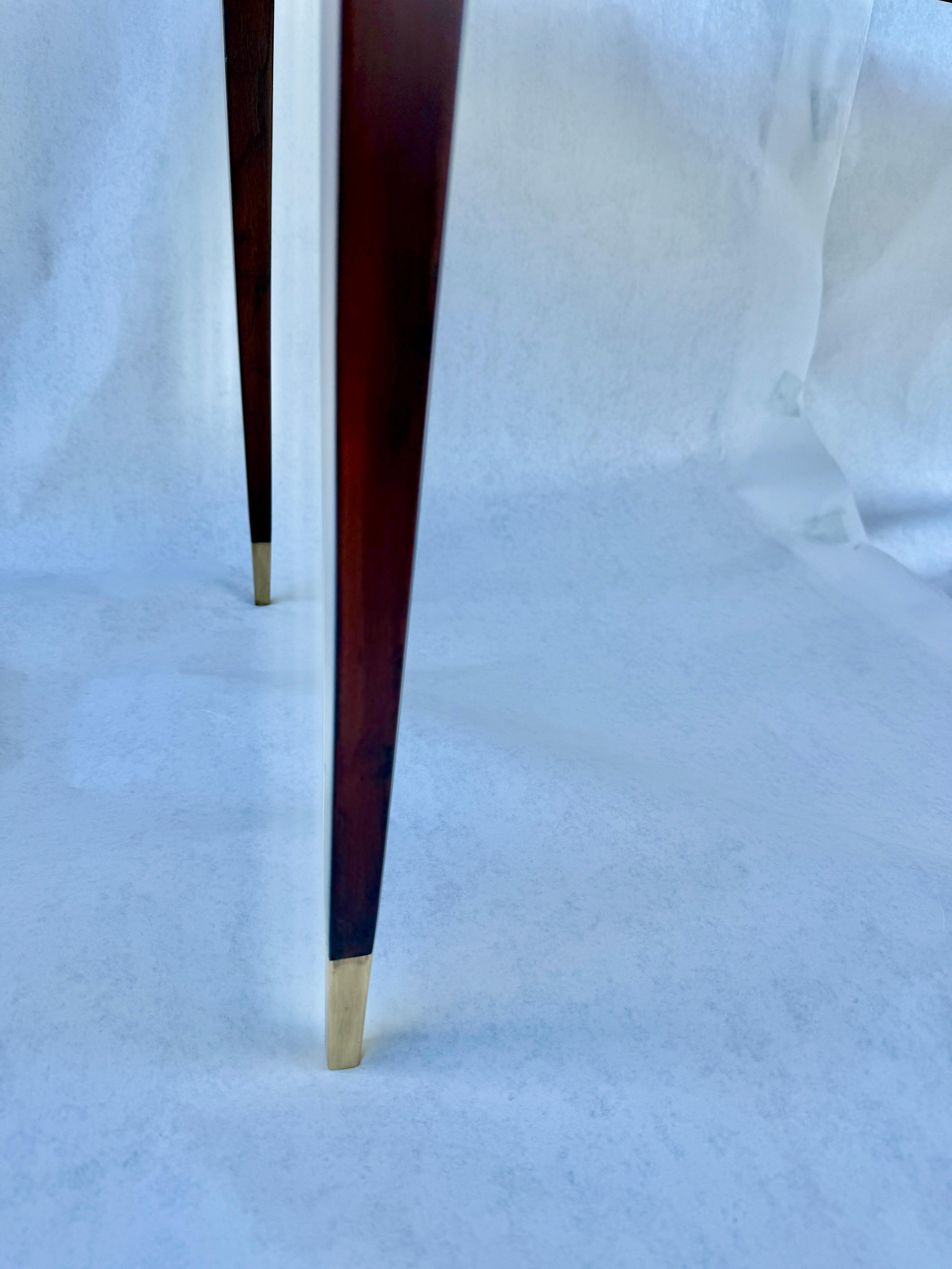 Table à cocktail italienne Art Déco en bois satiné et laiton Bon état - En vente à North Miami, FL