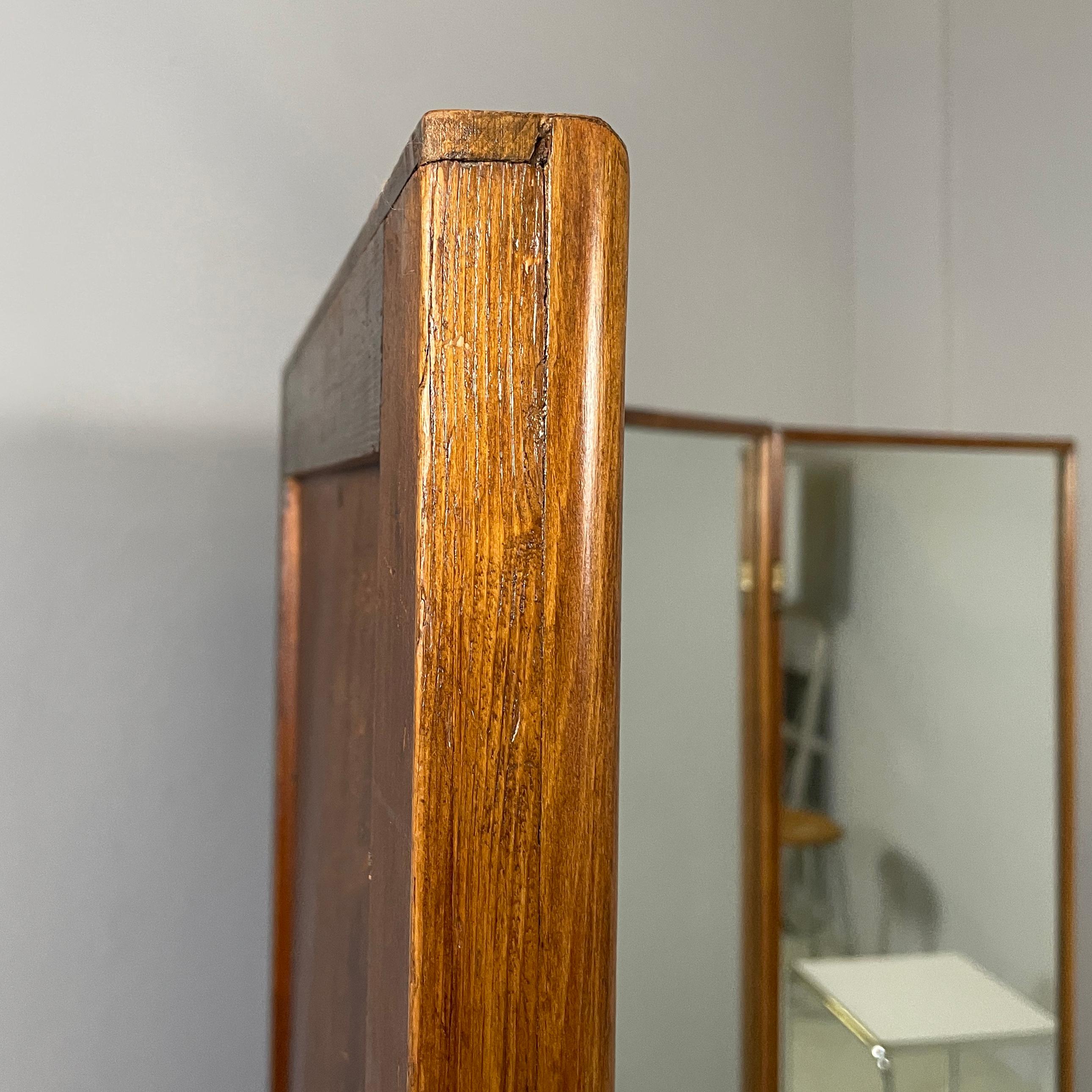 Italian art deco Self-supporting floor mirror in wood, 1940s For Sale 3