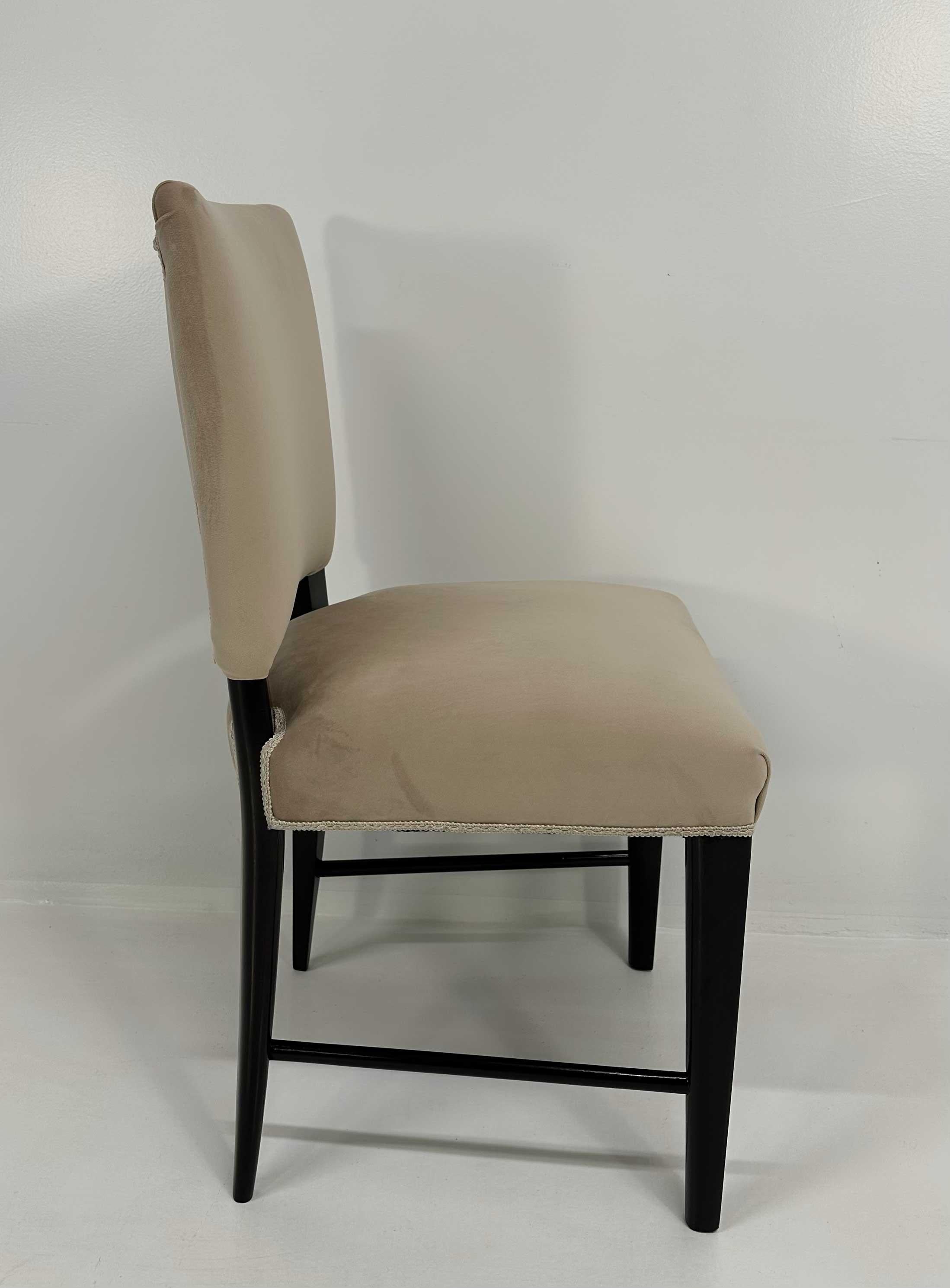 Set di 8 sedie in velluto nero e beige di Cassi Ramelli, anni '40. in vendita 3