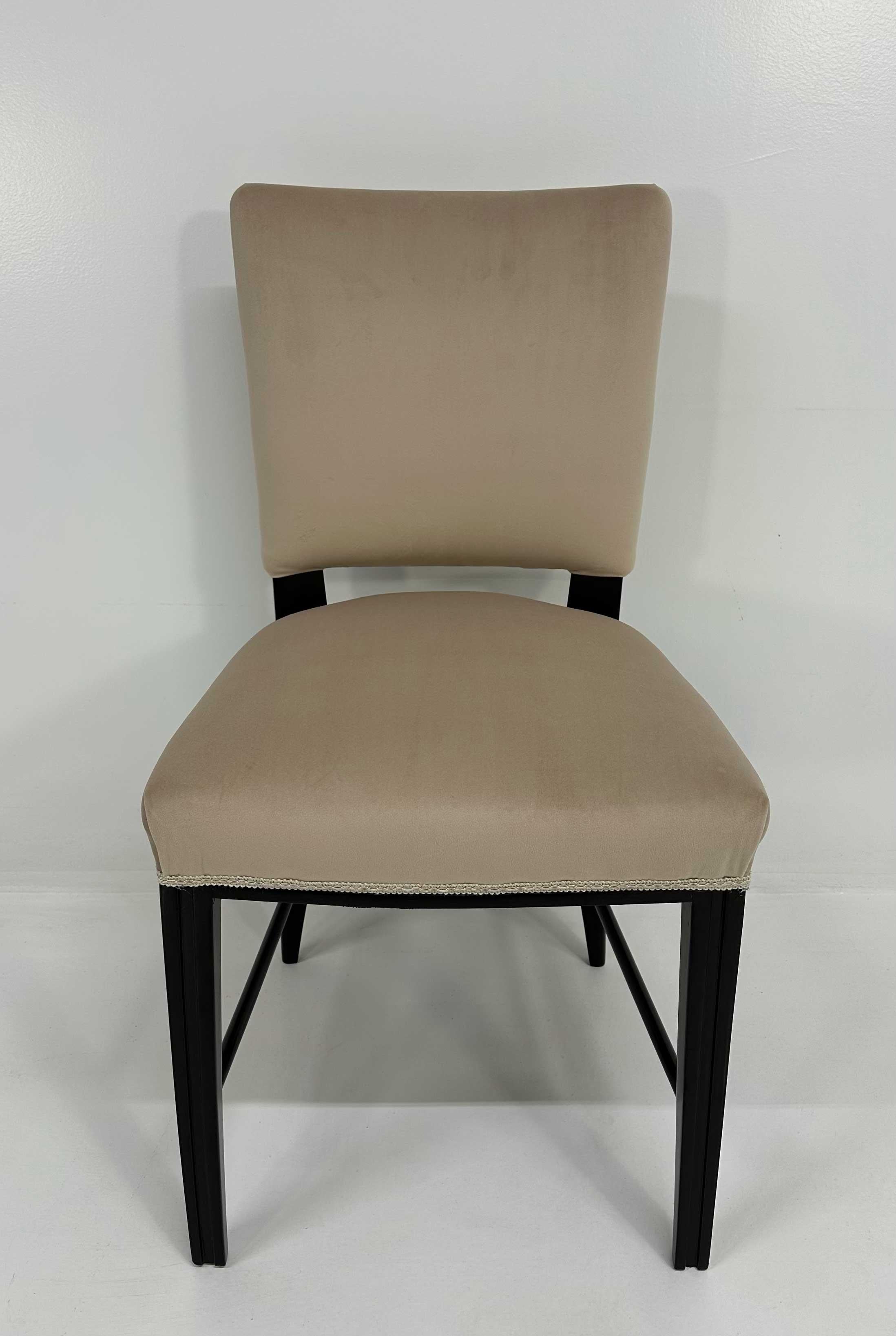 Set di 8 sedie in velluto nero e beige di Cassi Ramelli, anni '40. in vendita 1