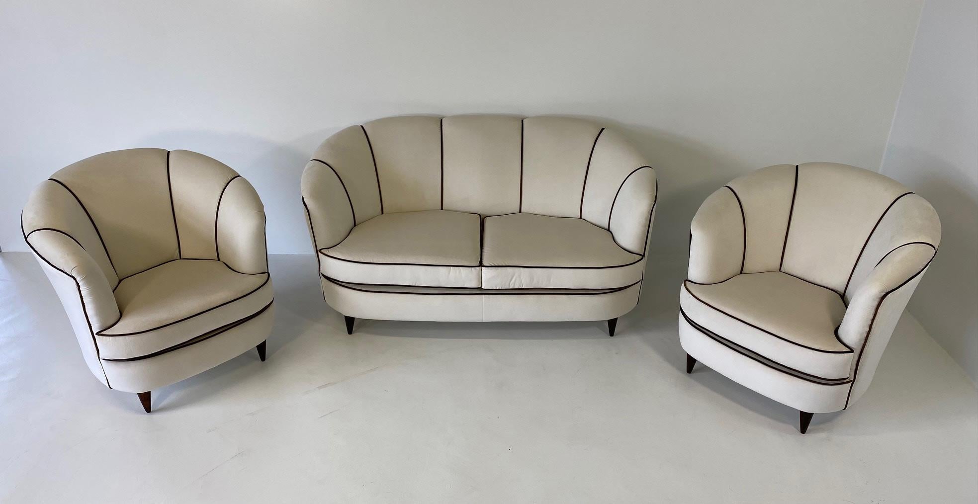 Mid-20th Century Italian Art Deco Set of Beige and Brown Velvet Armchairs and Sofa, 1940s