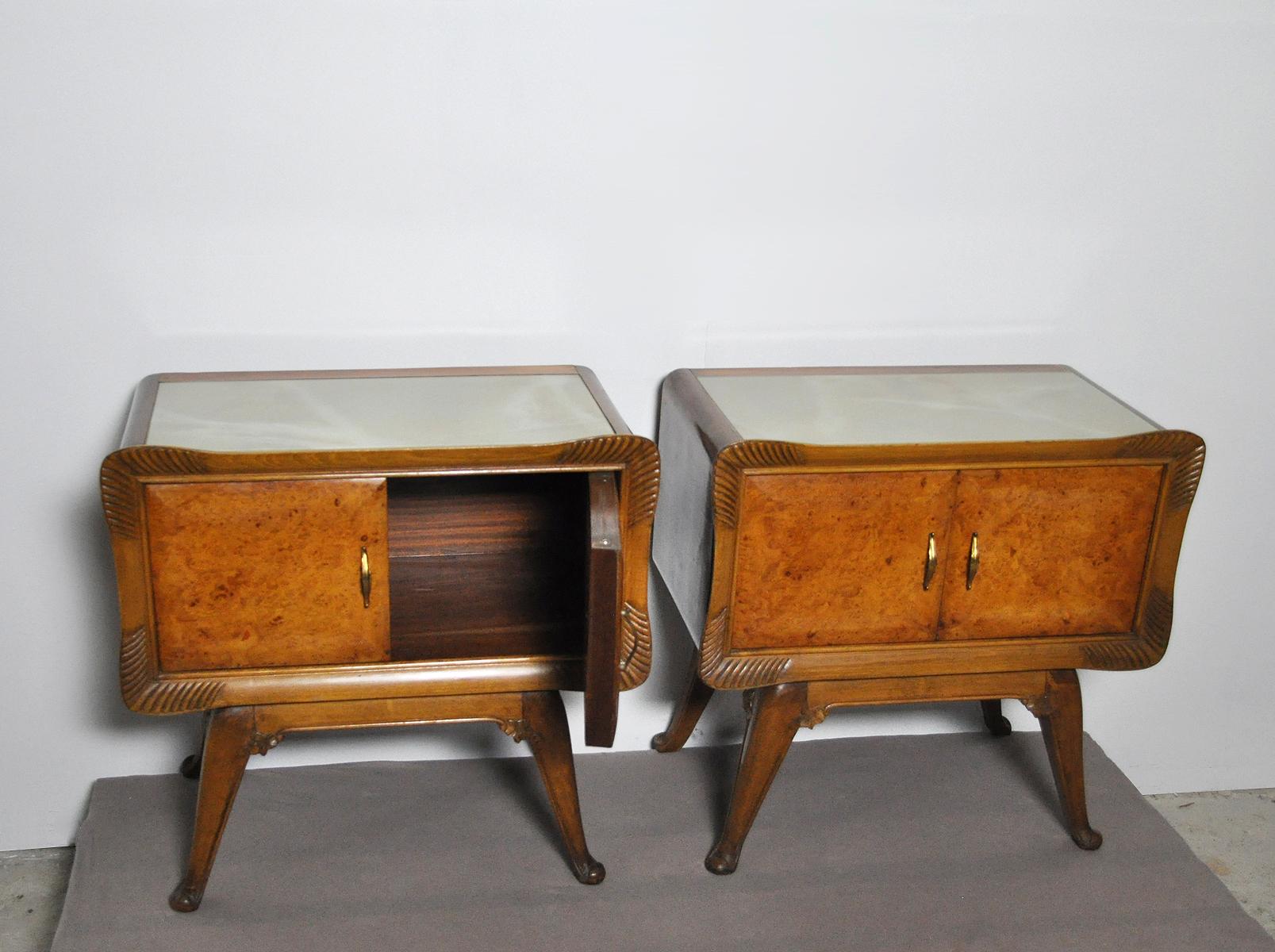 Italian Art Deco Set of Chest of Drawers and Nightstands, 1930s For Sale 4