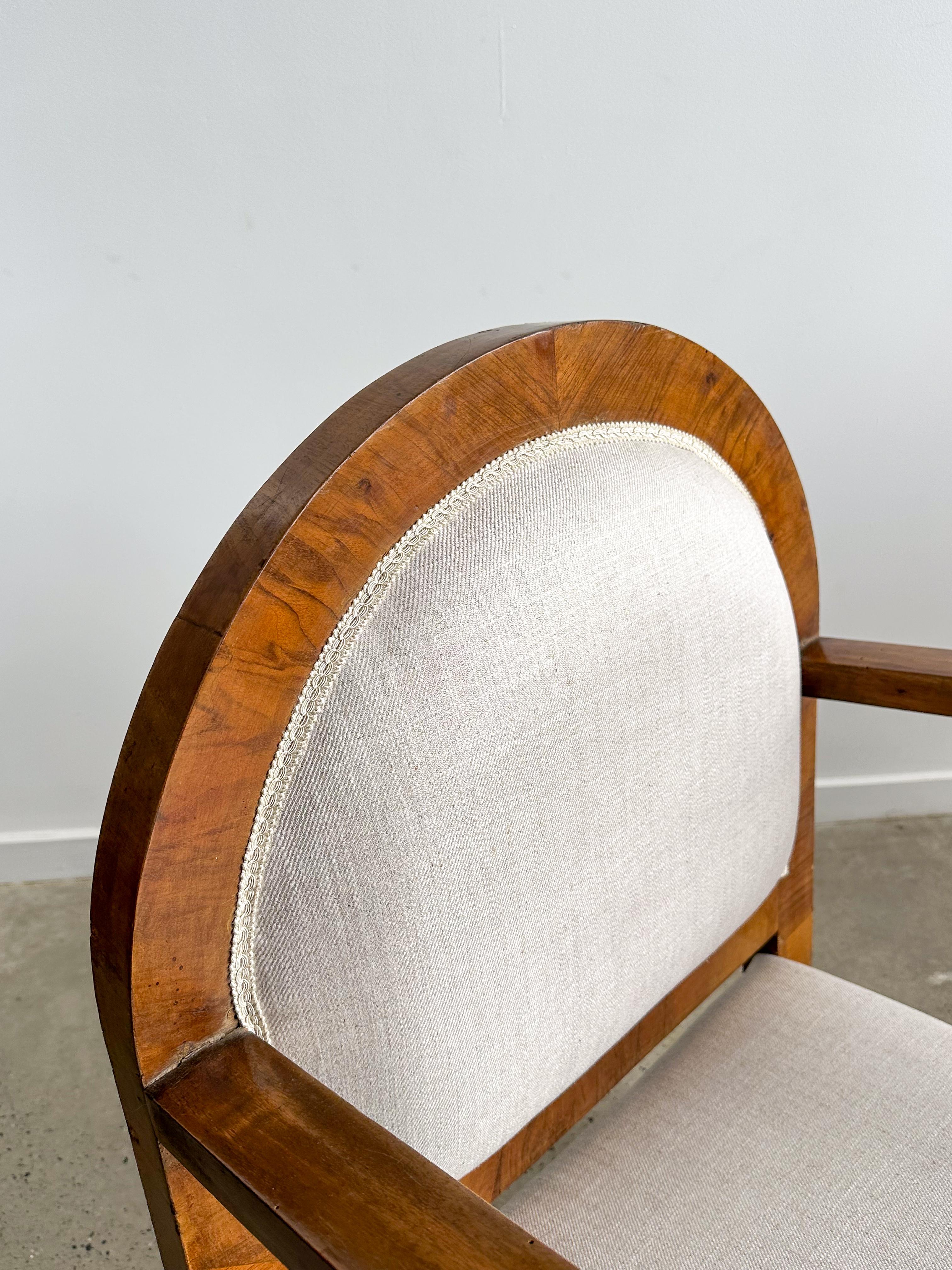 Mid-20th Century Italian Art Deco Set of Two Fabric & Mahogany Armchairs For Sale