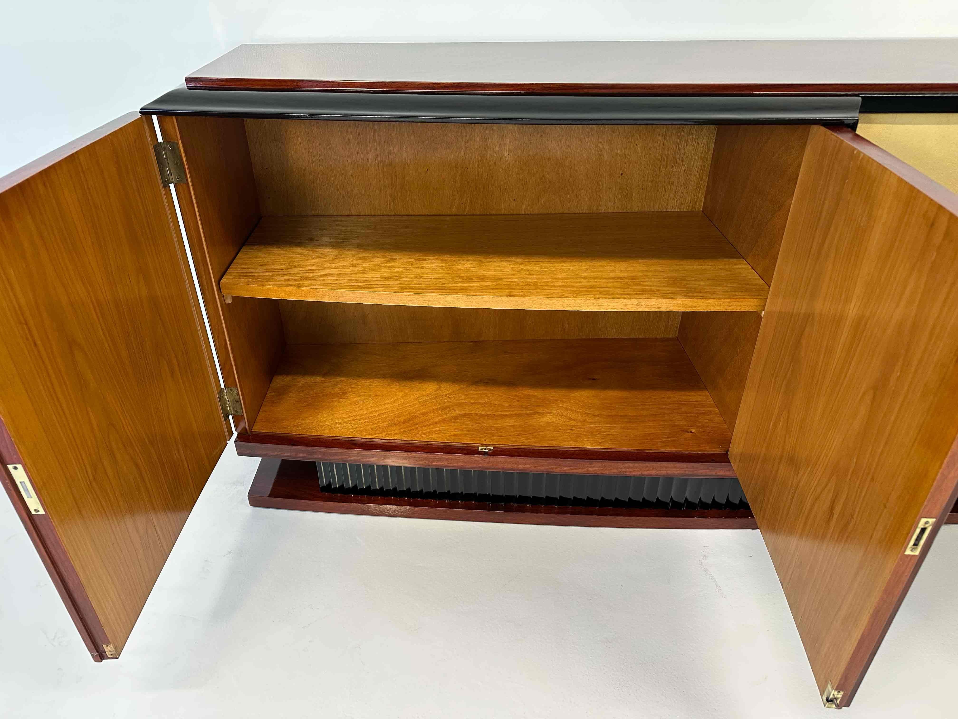 Italienisches Art déco-Sideboard aus Chagrin- und lila Herzholz im Art déco-Stil Attr. Borsani, 1940er Jahre im Angebot 7