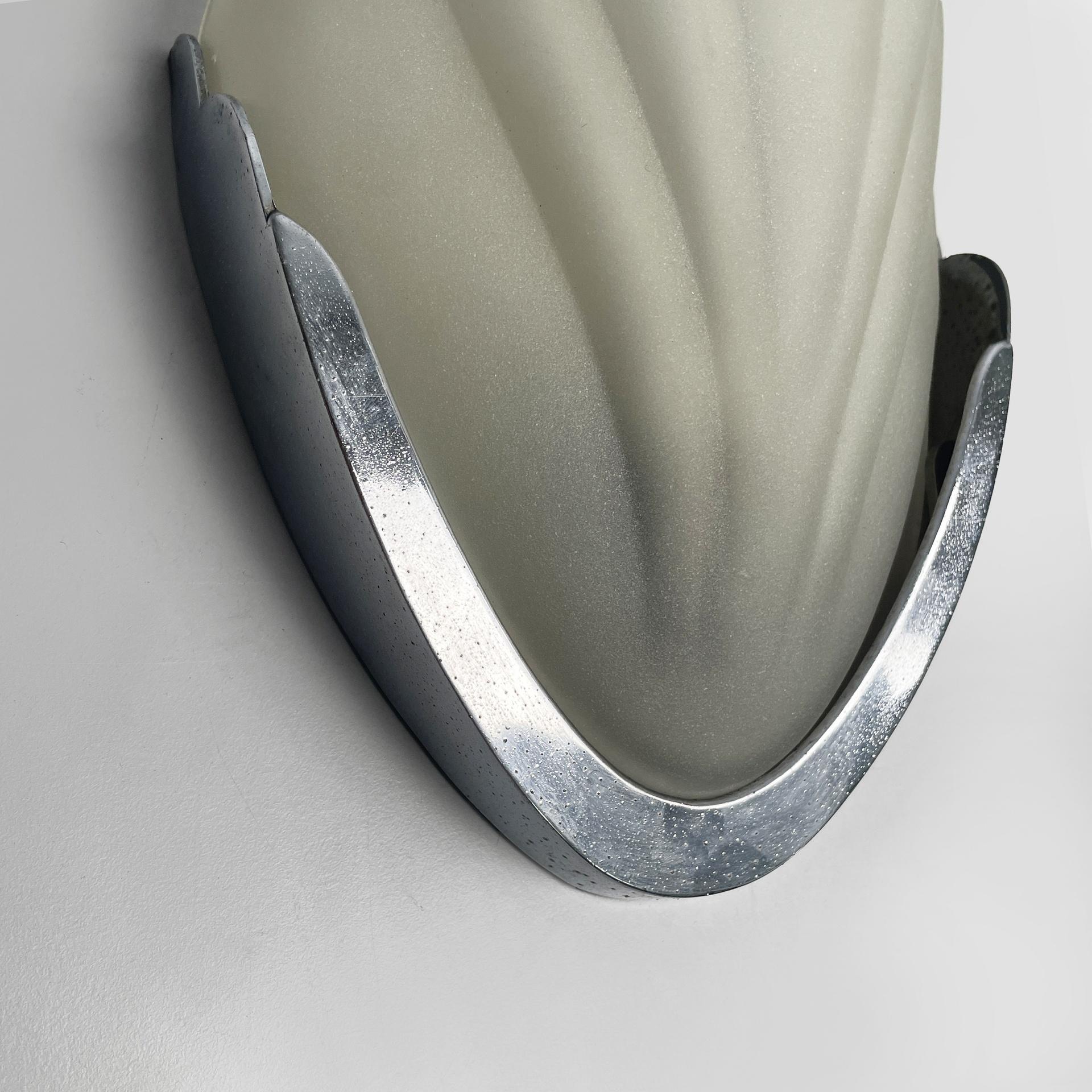 Italian Art Deco shell-shaped wall lamps in glass and metal, 1930s For Sale 7