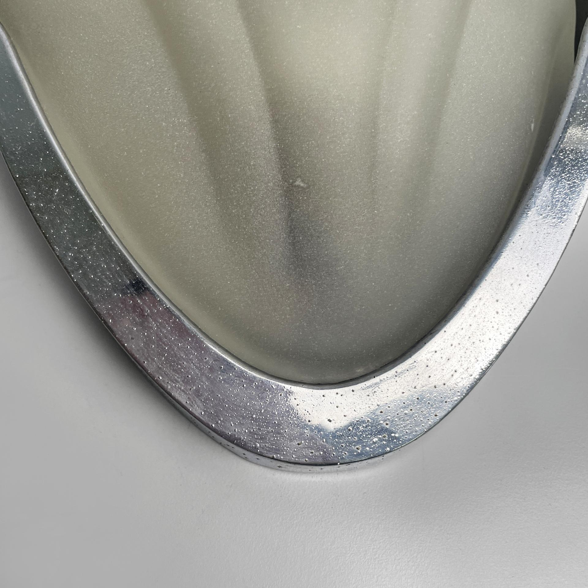 Italian Art Deco shell-shaped wall lamps in glass and metal, 1930s For Sale 8