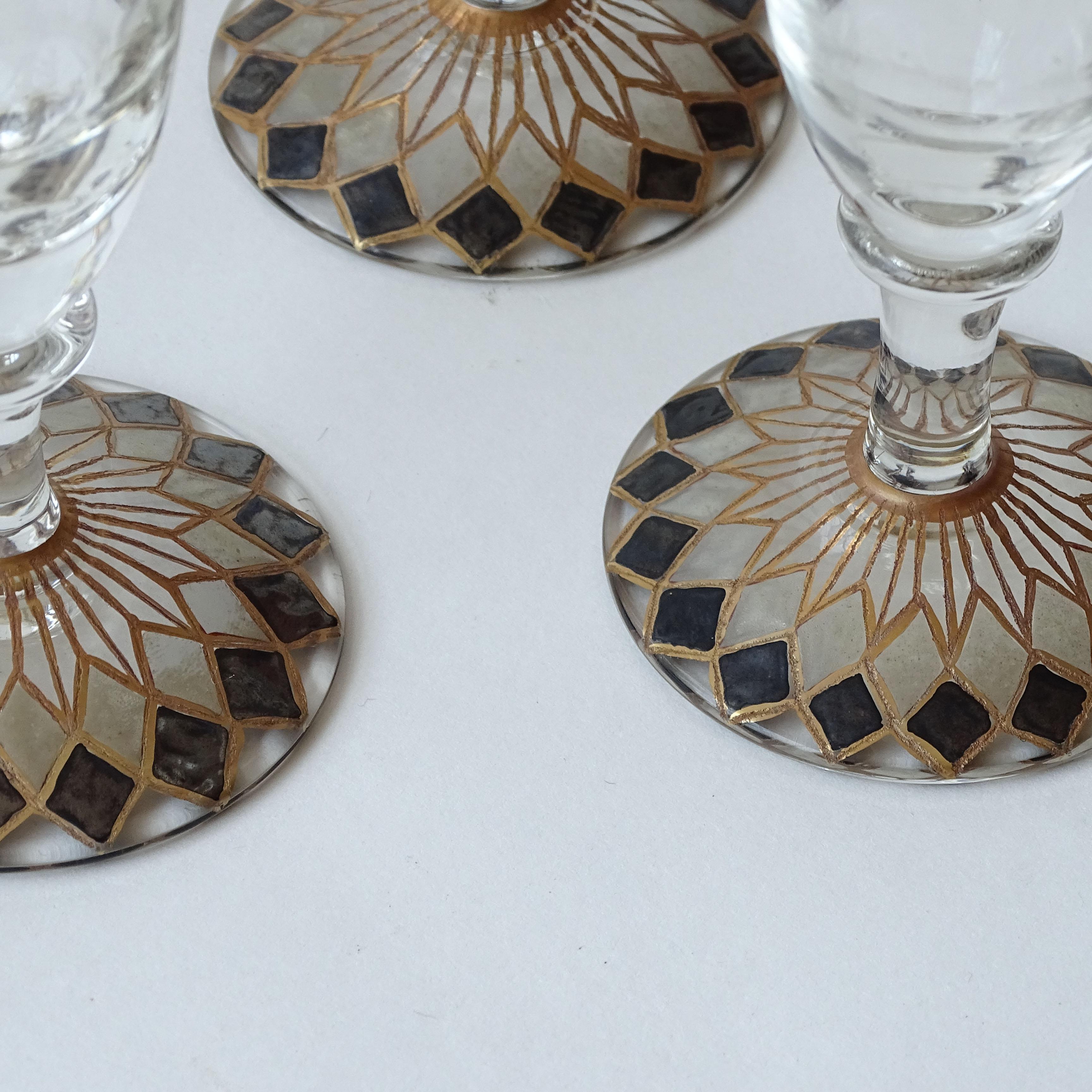 Set di sei bicchieri da sherry italiani Art Decor con decorazioni in smalto, Italia anni '30