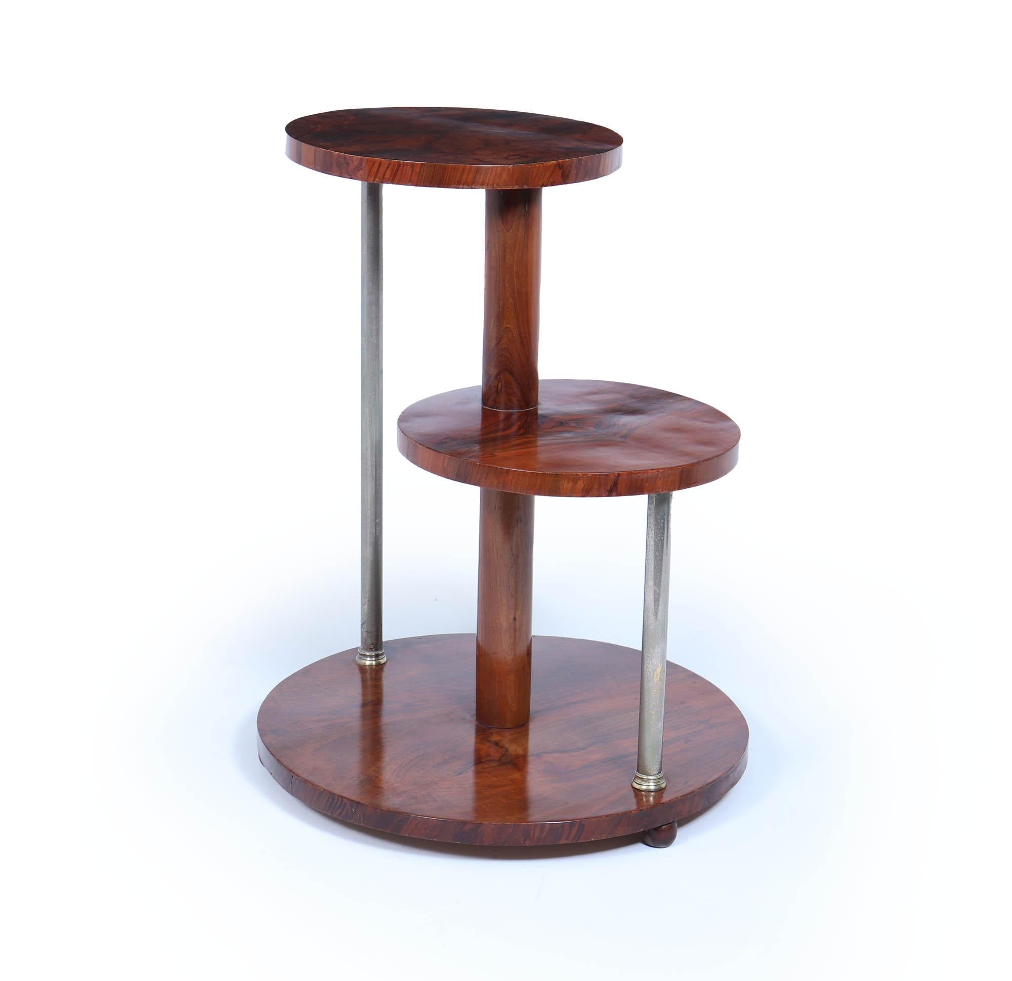 Italienischer Art Deco Beistelltisch (Art déco) im Angebot