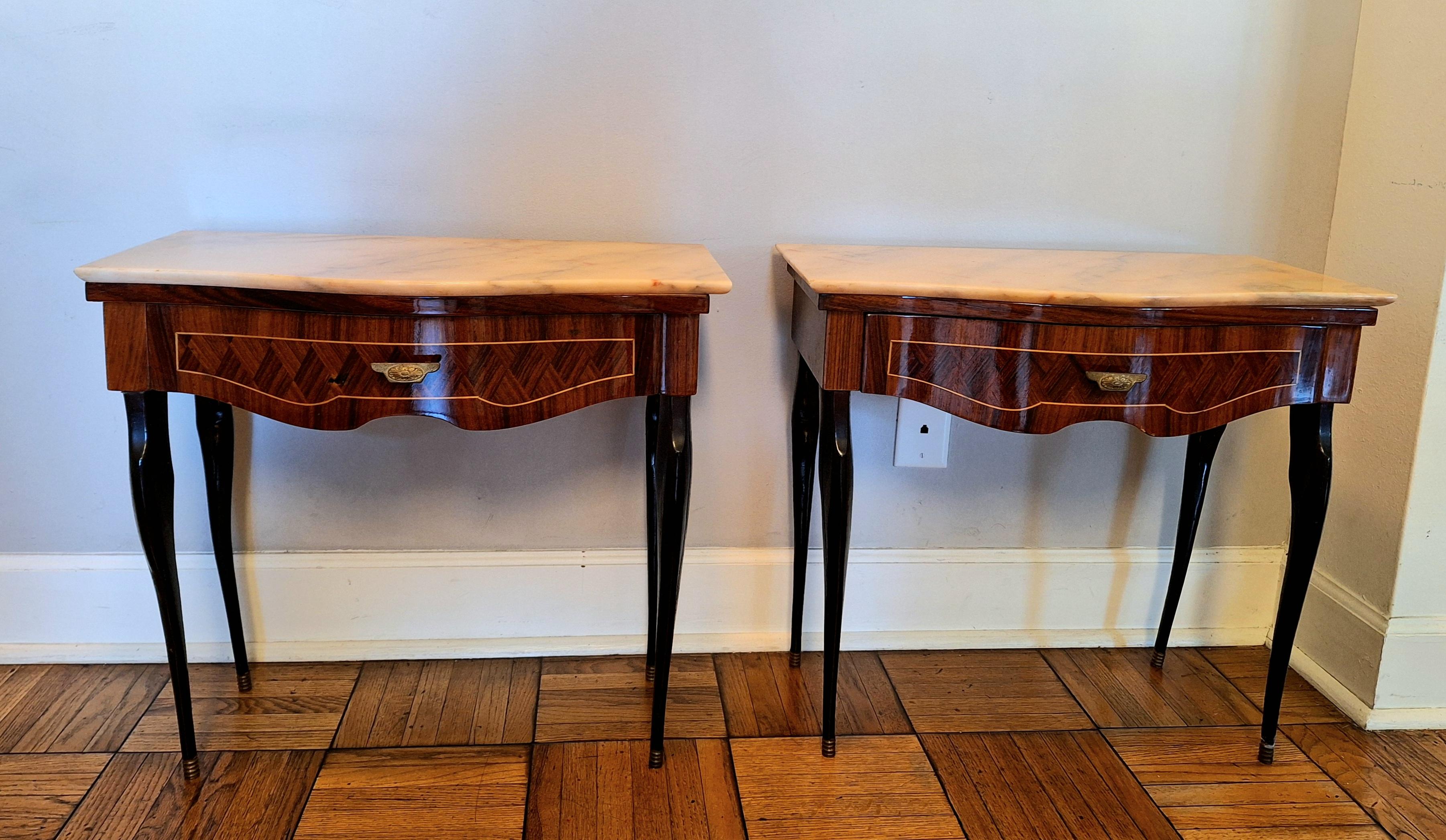 Mesa auxiliar Art Déco italiana - Mesillas de noche mediados del siglo XX en venta