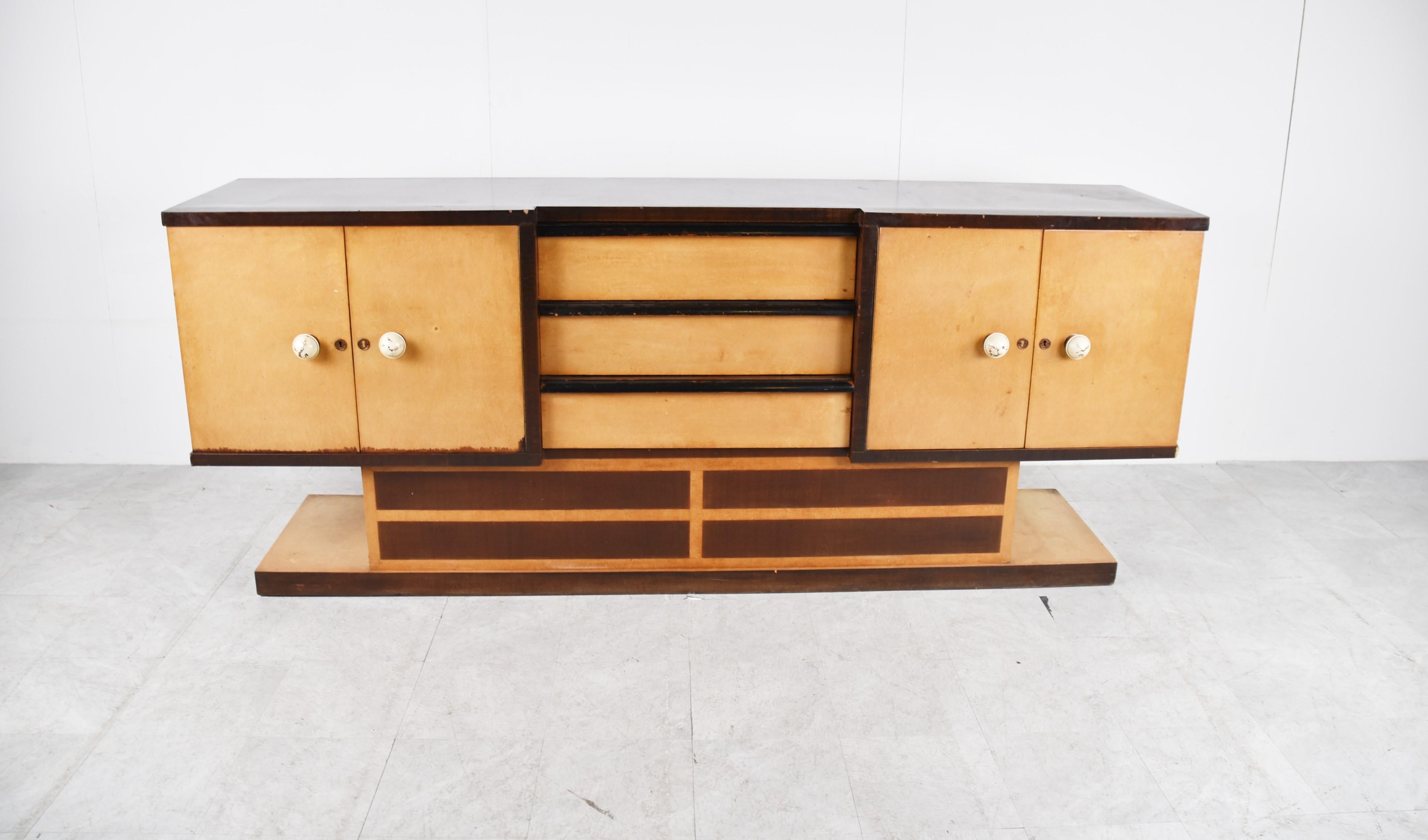 Italian Art Deco Sideboard, 1930s In Fair Condition For Sale In HEVERLEE, BE