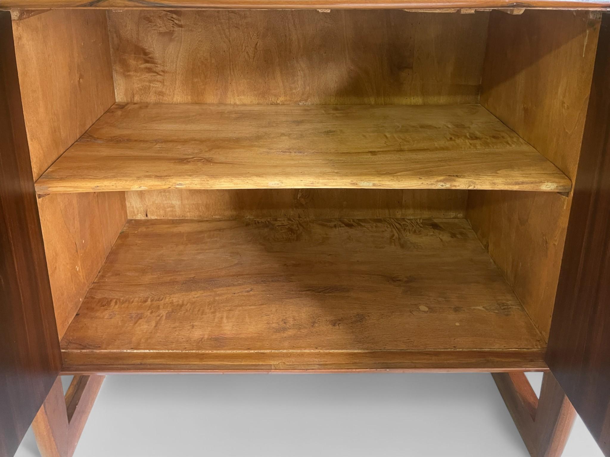 Italian Art Deco Sideboard in Parchment, 1940s For Sale 5