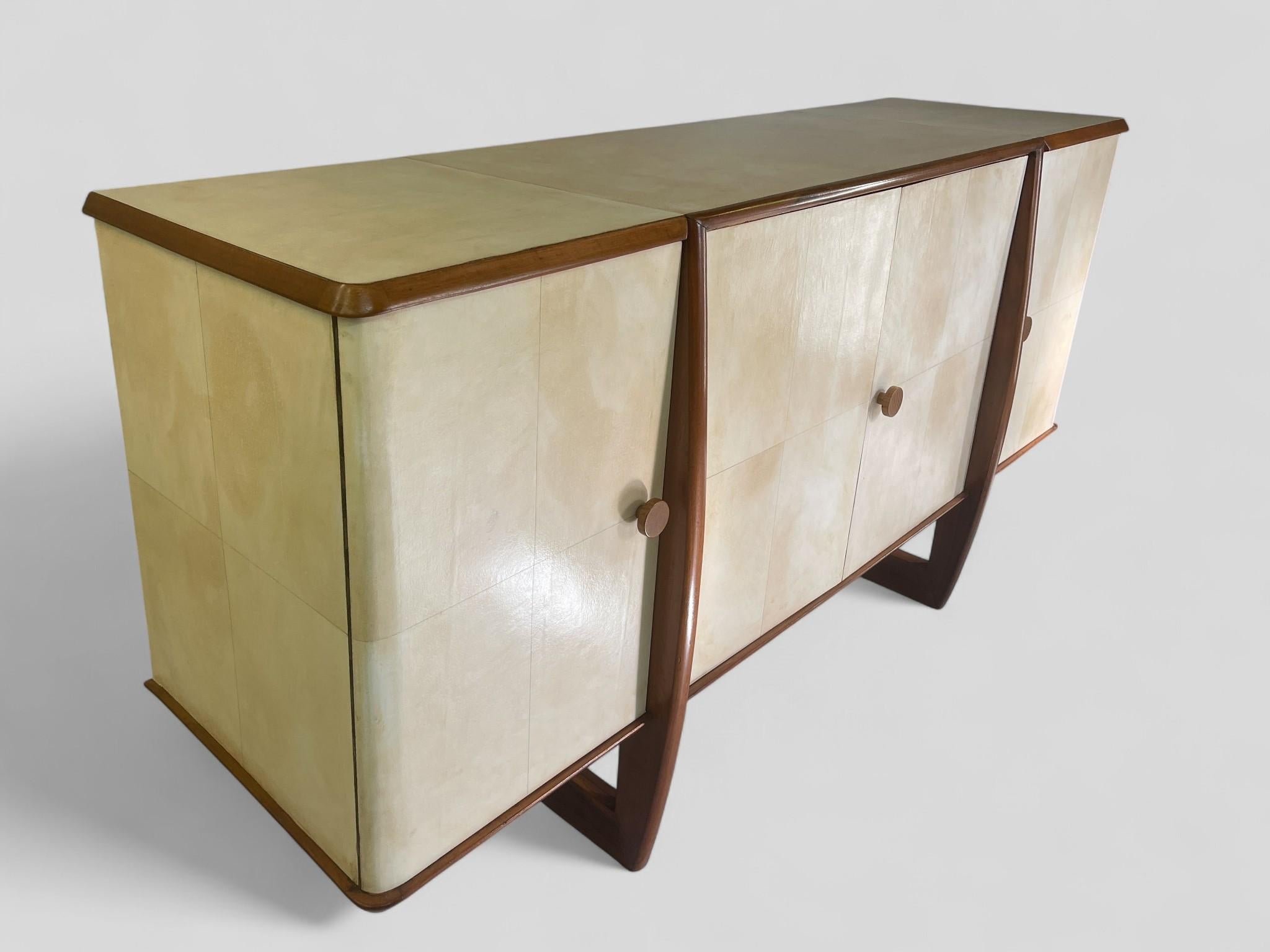 Italian Art Deco Sideboard in Parchment, 1940s For Sale 7