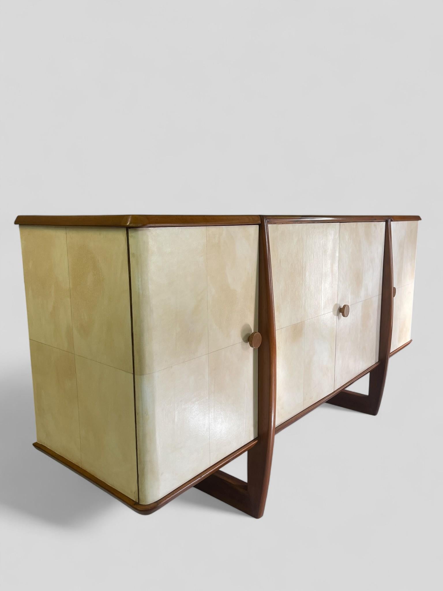 Italian Art Deco Sideboard in Parchment, 1940s For Sale 8