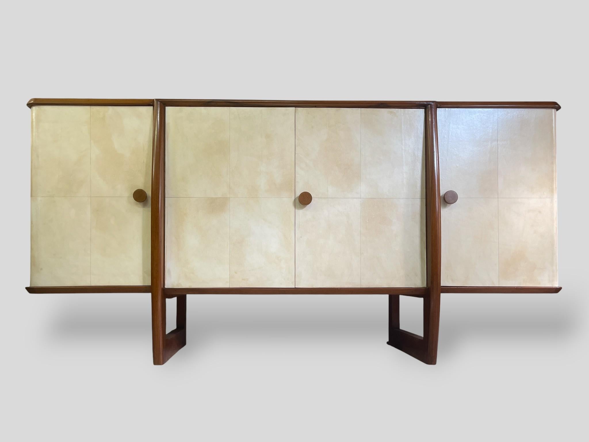 Italian Art Deco Sideboard in Parchment, 1940s For Sale 11