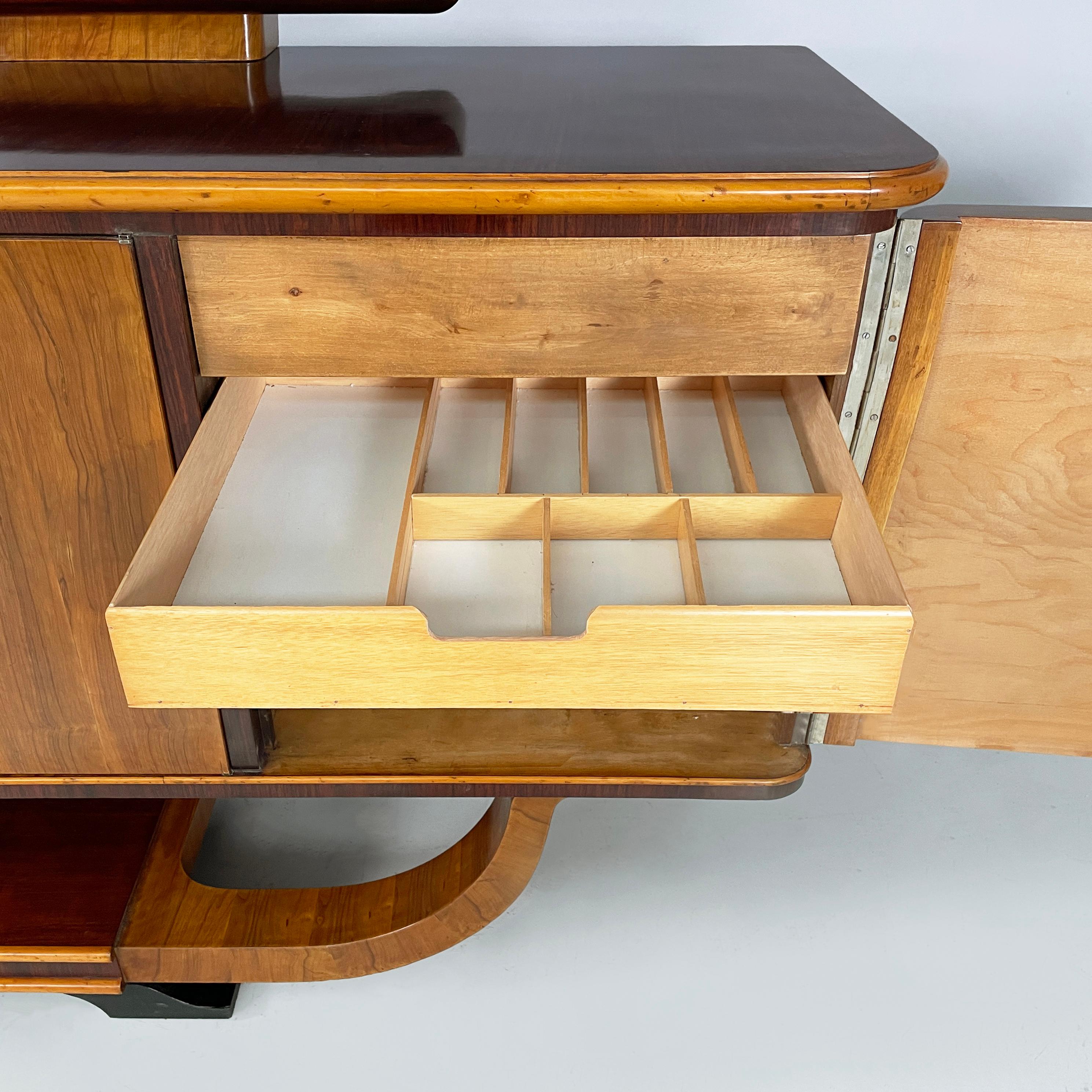Italian Art Deco Sideboard in wood with metal handles, 1920s in vendita 1