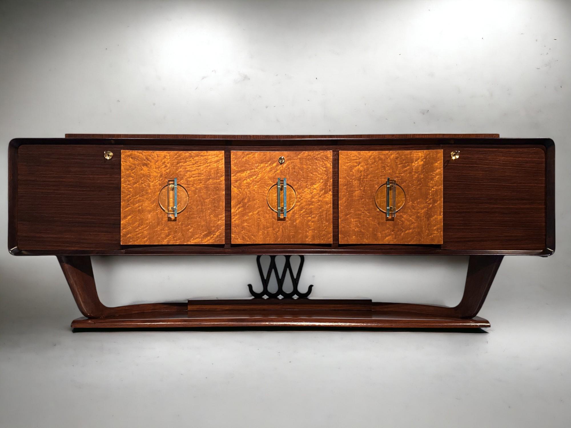 Italian Art Deco Sideboard with Bar Cabinet Attributed to Osvaldo Borsani, 1940s In Good Condition For Sale In Traversetolo, IT