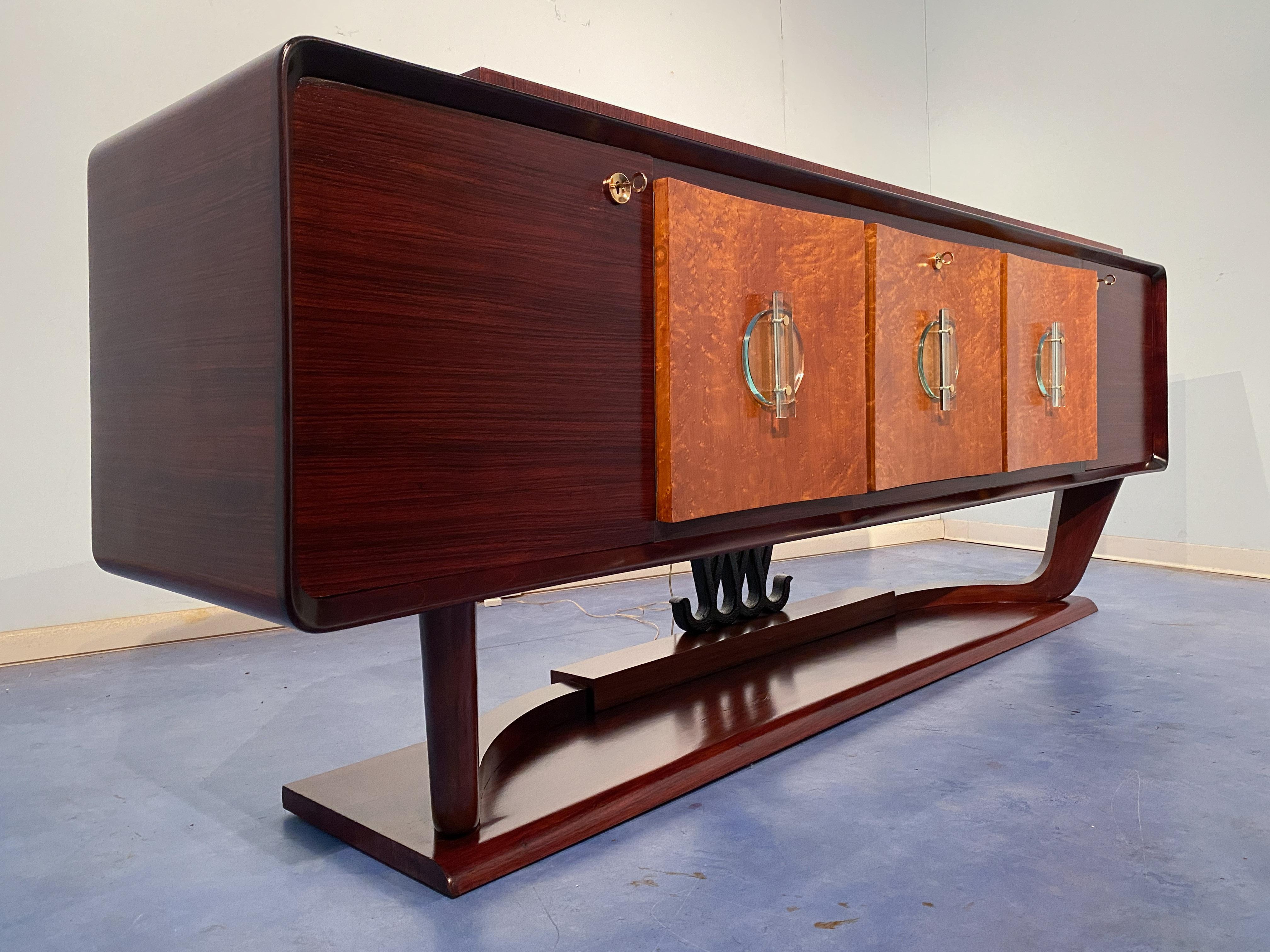 Mid-20th Century Italian Art Deco Sideboard with Bar Cabinet Attributed to Osvaldo Borsani, 1940s For Sale