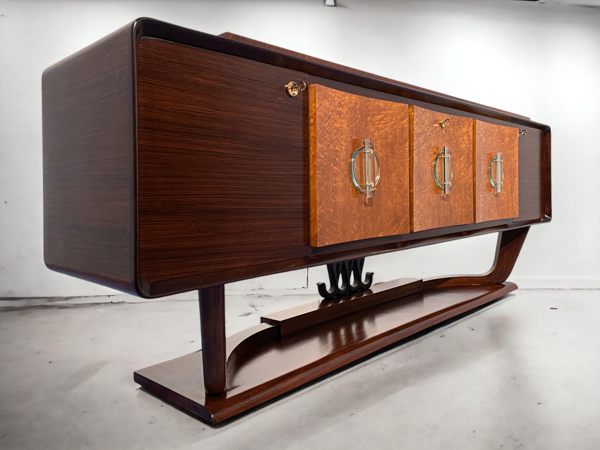 Italian Art Deco Sideboard with Bar Cabinet Attributed to Osvaldo Borsani, 1940s For Sale 1