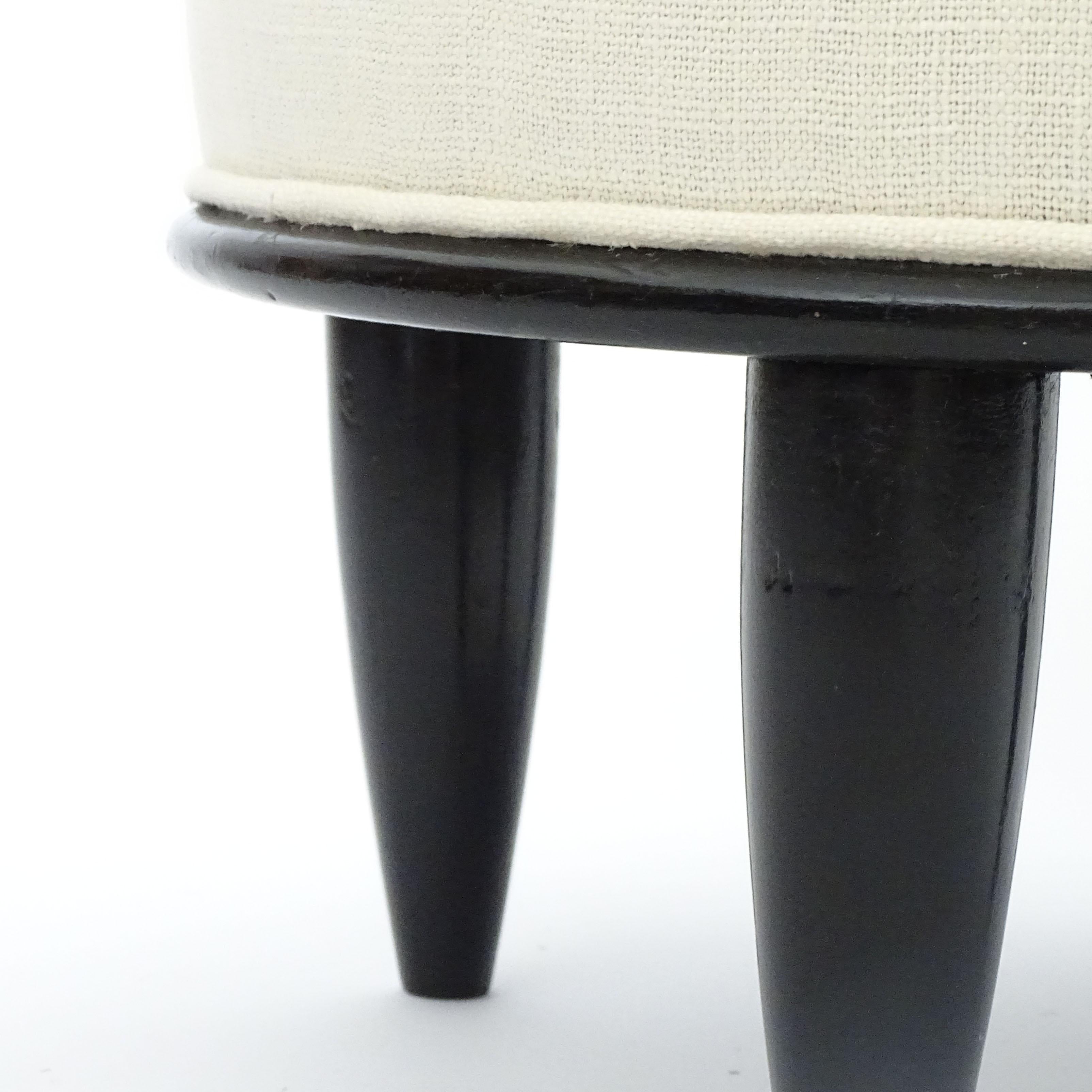 Mid-20th Century Italian Art Deco Single Round Stool in Lacquered Wood and White Linen For Sale