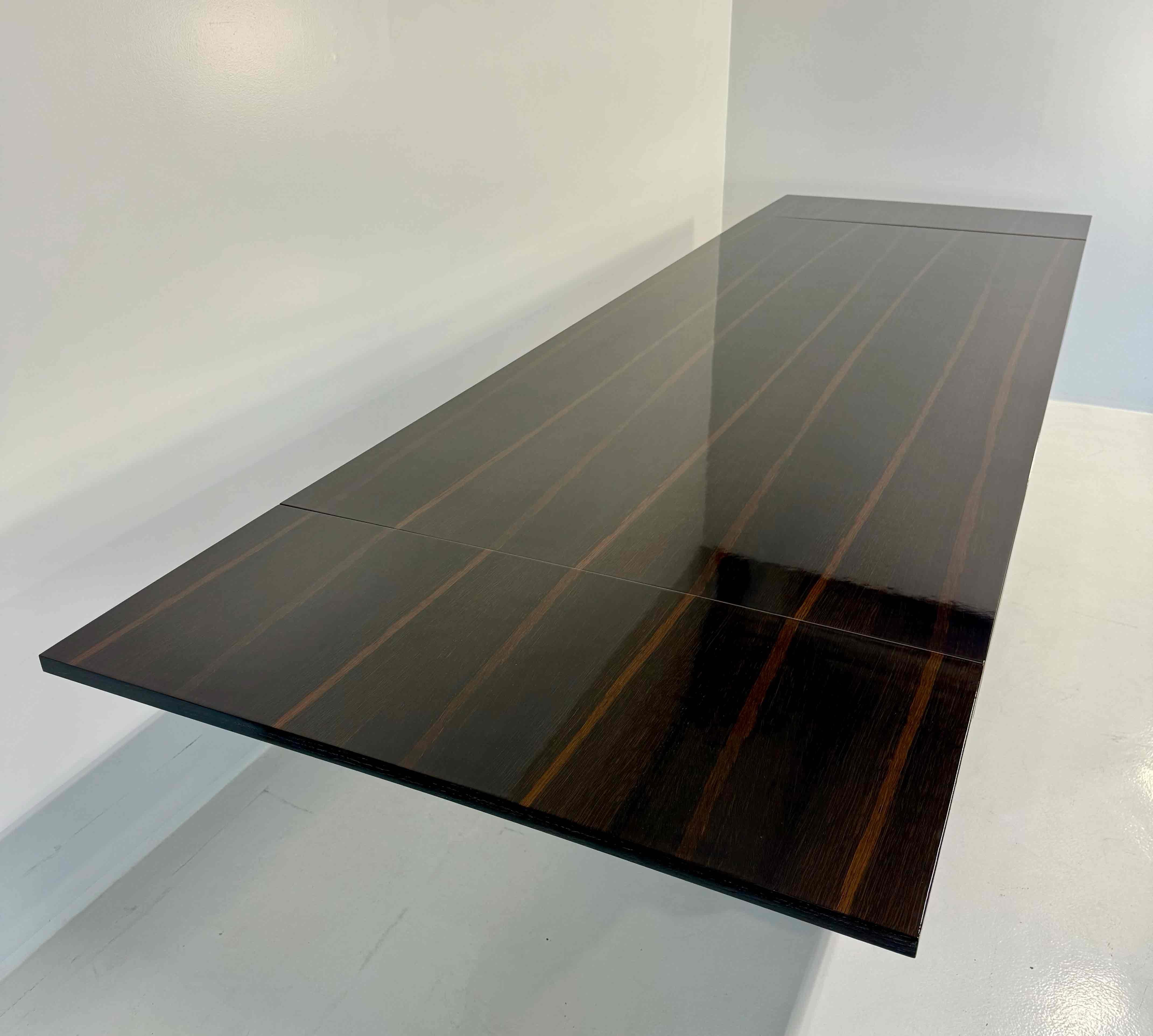Italian Art Deco Smoked Oak and Black Profile Extendable Table, 1940s For Sale 9