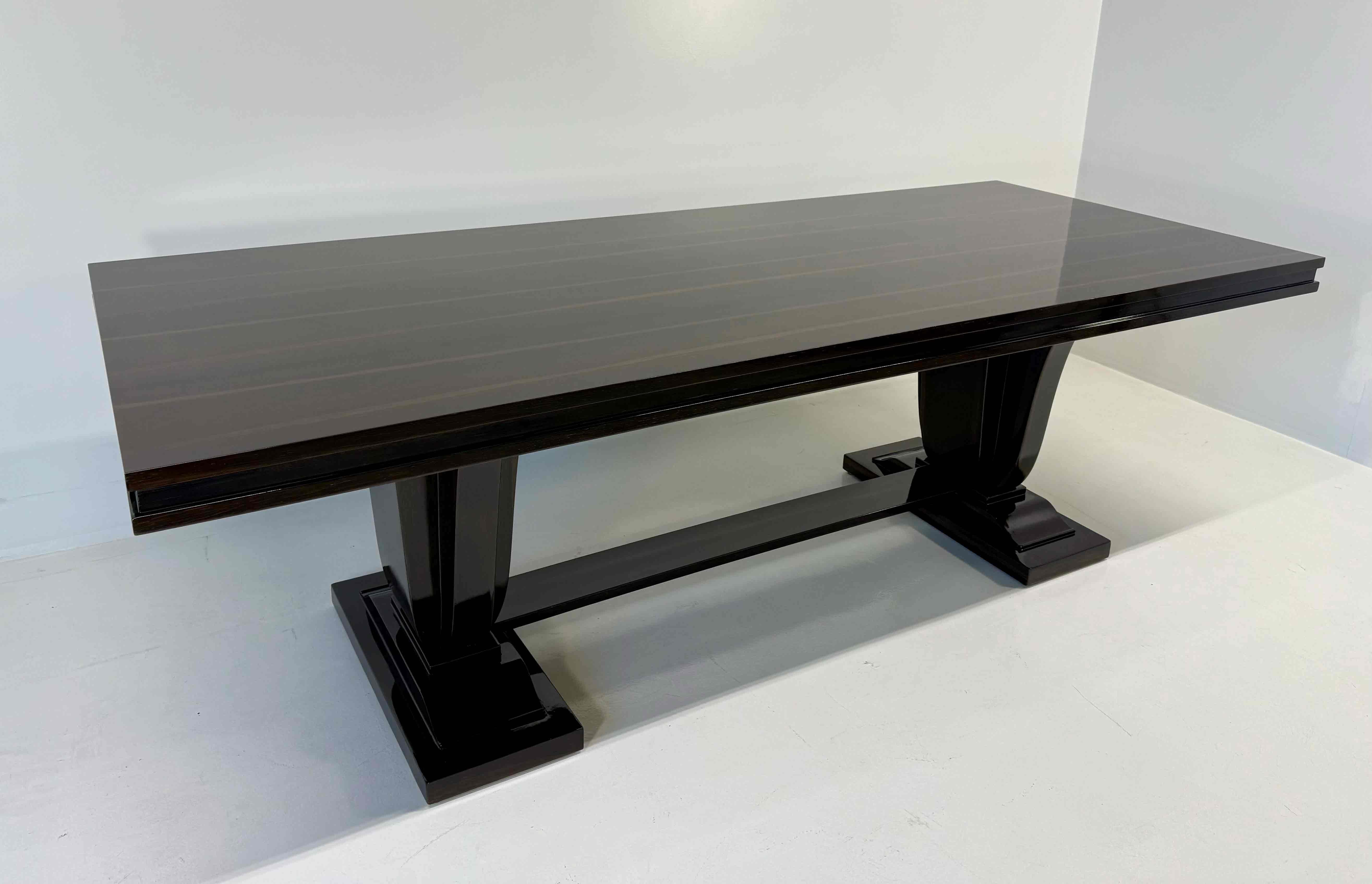 Mid-20th Century Italian Art Deco Smoked Oak and Black Profile Extendable Table, 1940s For Sale
