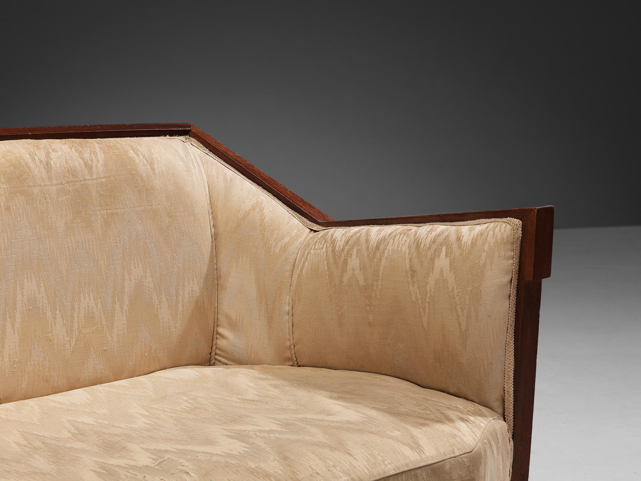 Italian Art Deco Sofa in Walnut and Silk In Good Condition In Waalwijk, NL