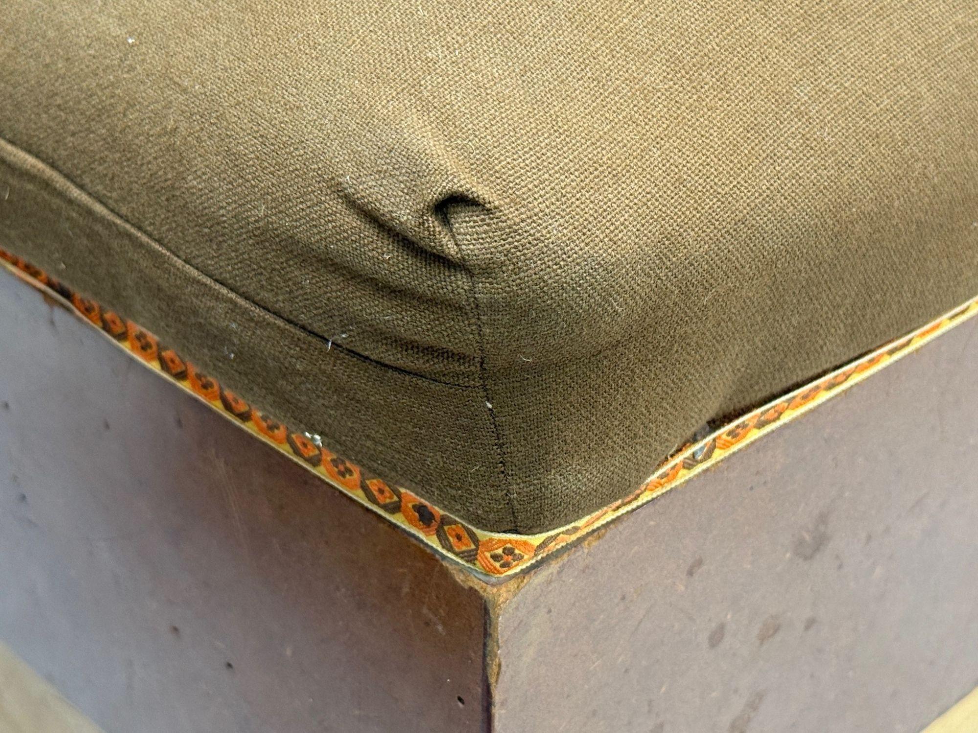 Art Decó Italiano, Madera Teñida, Tela Marrón, Otomanas o Pufs, Italia, Años 30 en venta 4