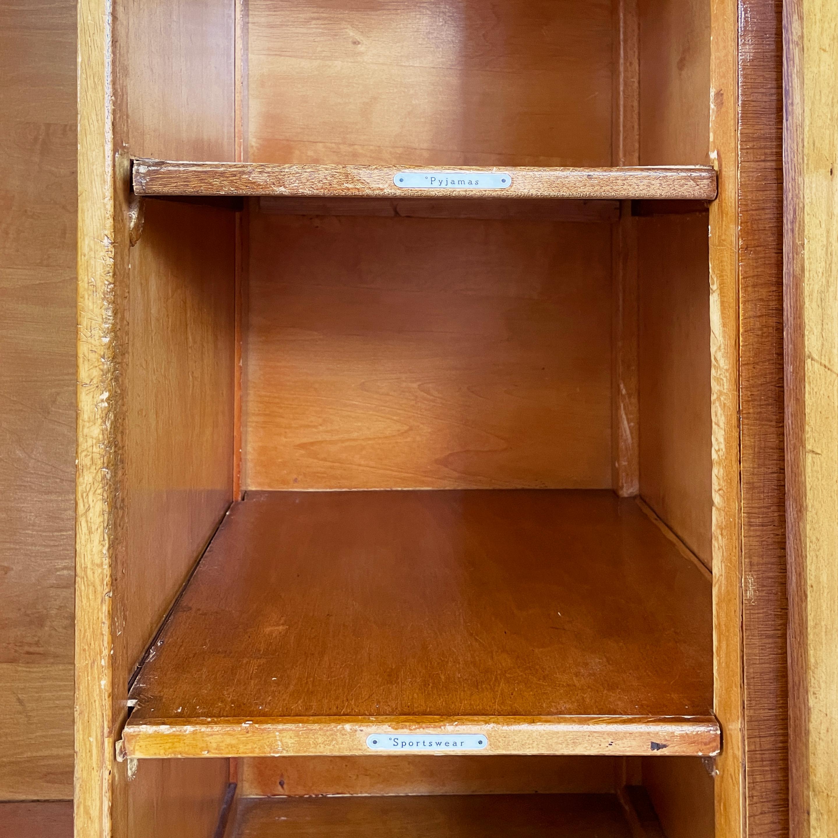 Italian art deco style Wooden wardrobe with mirror and shelves, 1950s In Good Condition For Sale In MIlano, IT