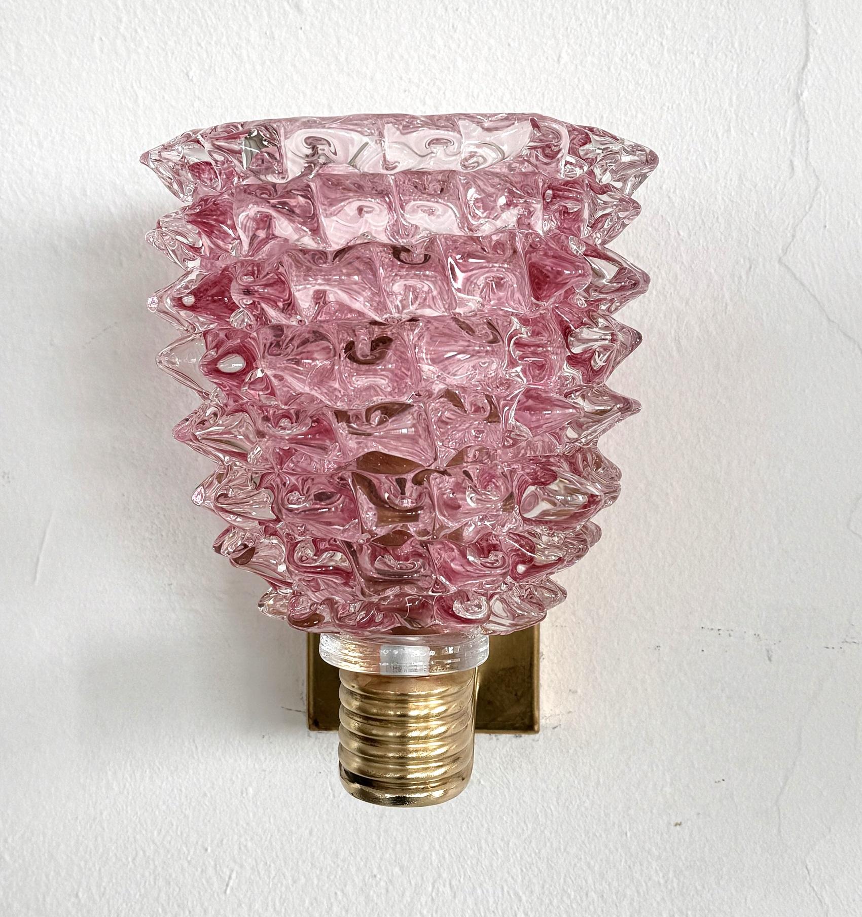 Appliques murales italiennes de style Art déco en laiton et verre de Murano rose Rostrato, années 1990 4