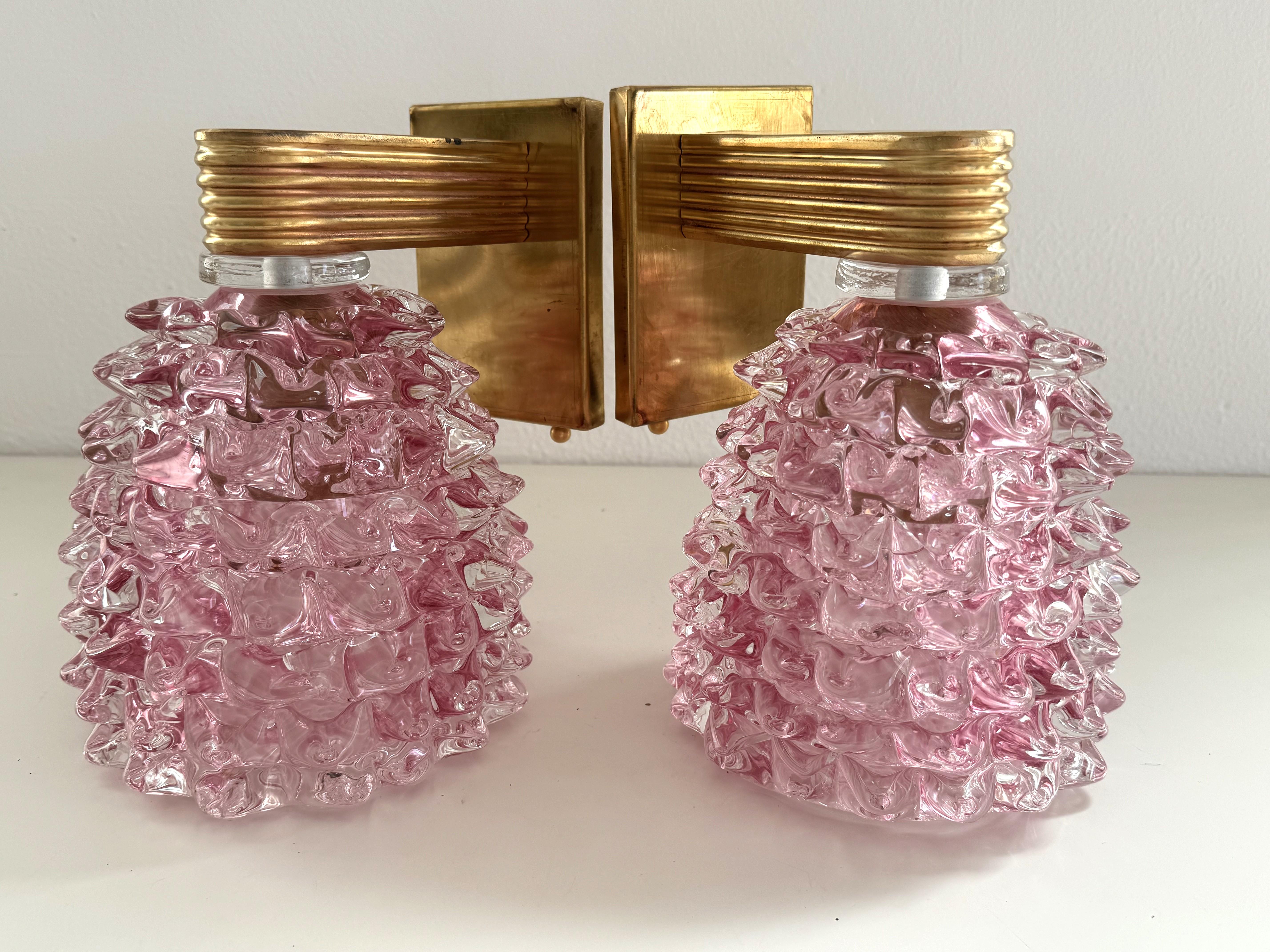 Applique da parete in ottone e vetro rosa di Murano in stile Art Déco italiano, anni '90 in vendita 3