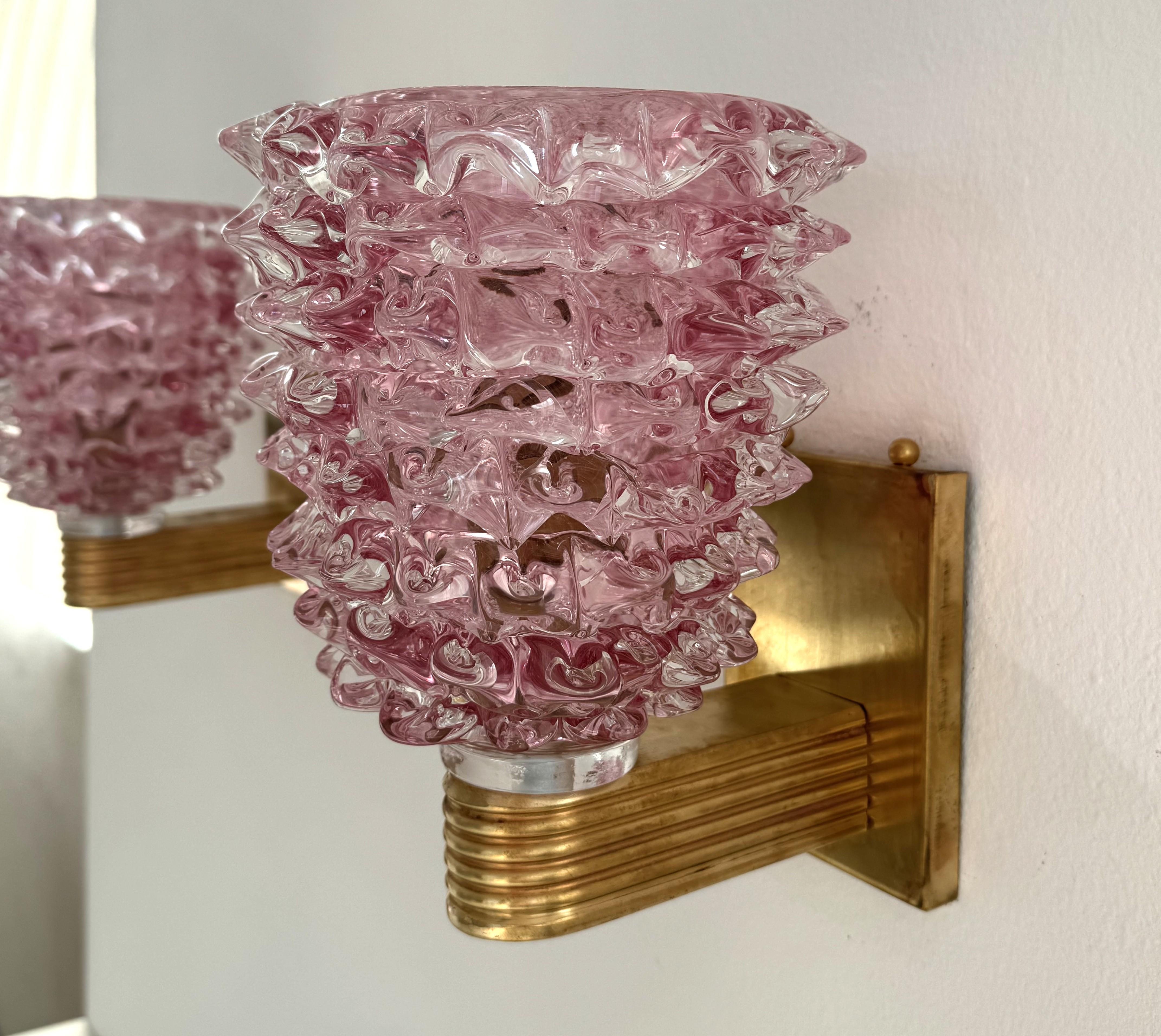 Applique da parete in ottone e vetro rosa di Murano in stile Art Déco italiano, anni '90 in vendita 4
