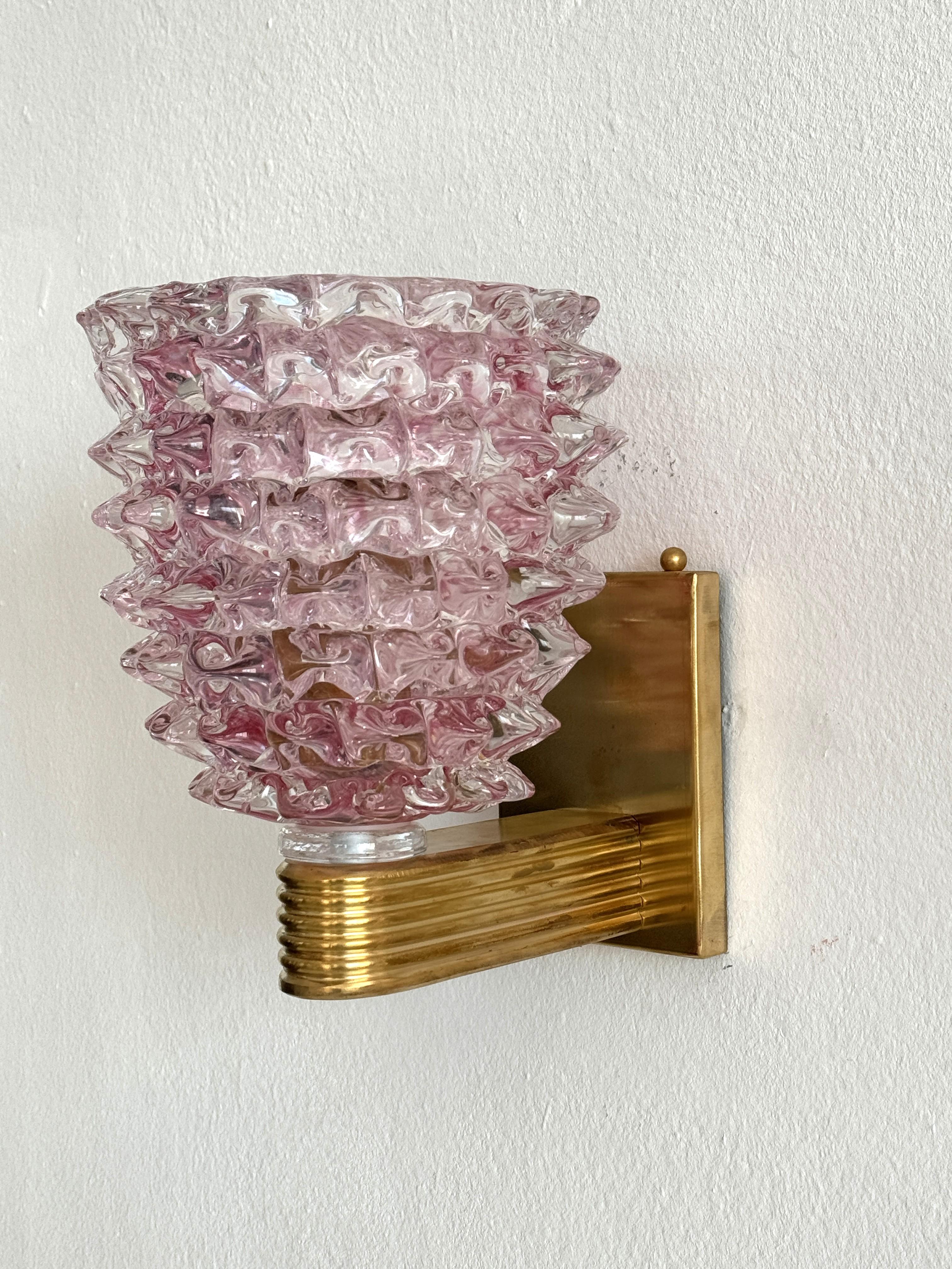 Apliques de pared de latón y cristal de Murano rostrato rosa, estilo Art Déco italiano, años 90 siglo XX
