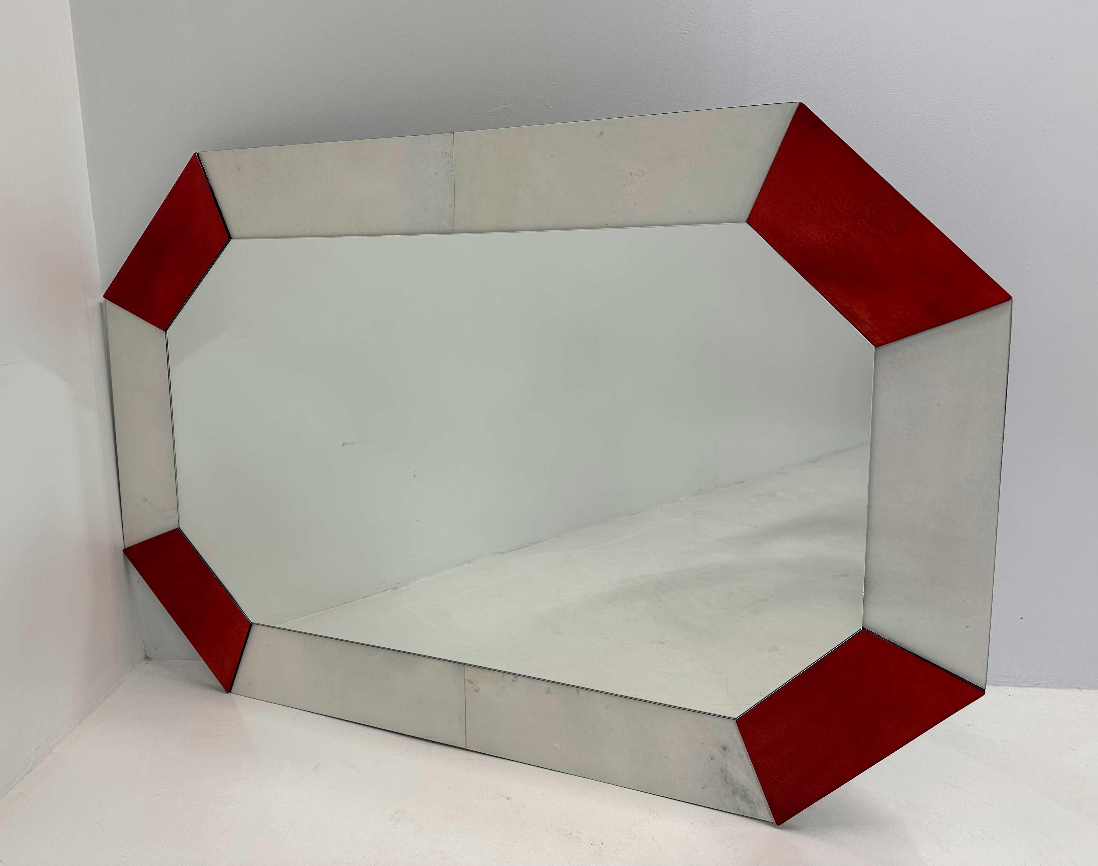 Espejo Pergamino Rojo Cereza y Blanco Estilo Art Deco Italiano, Década de 1990 Art Decó