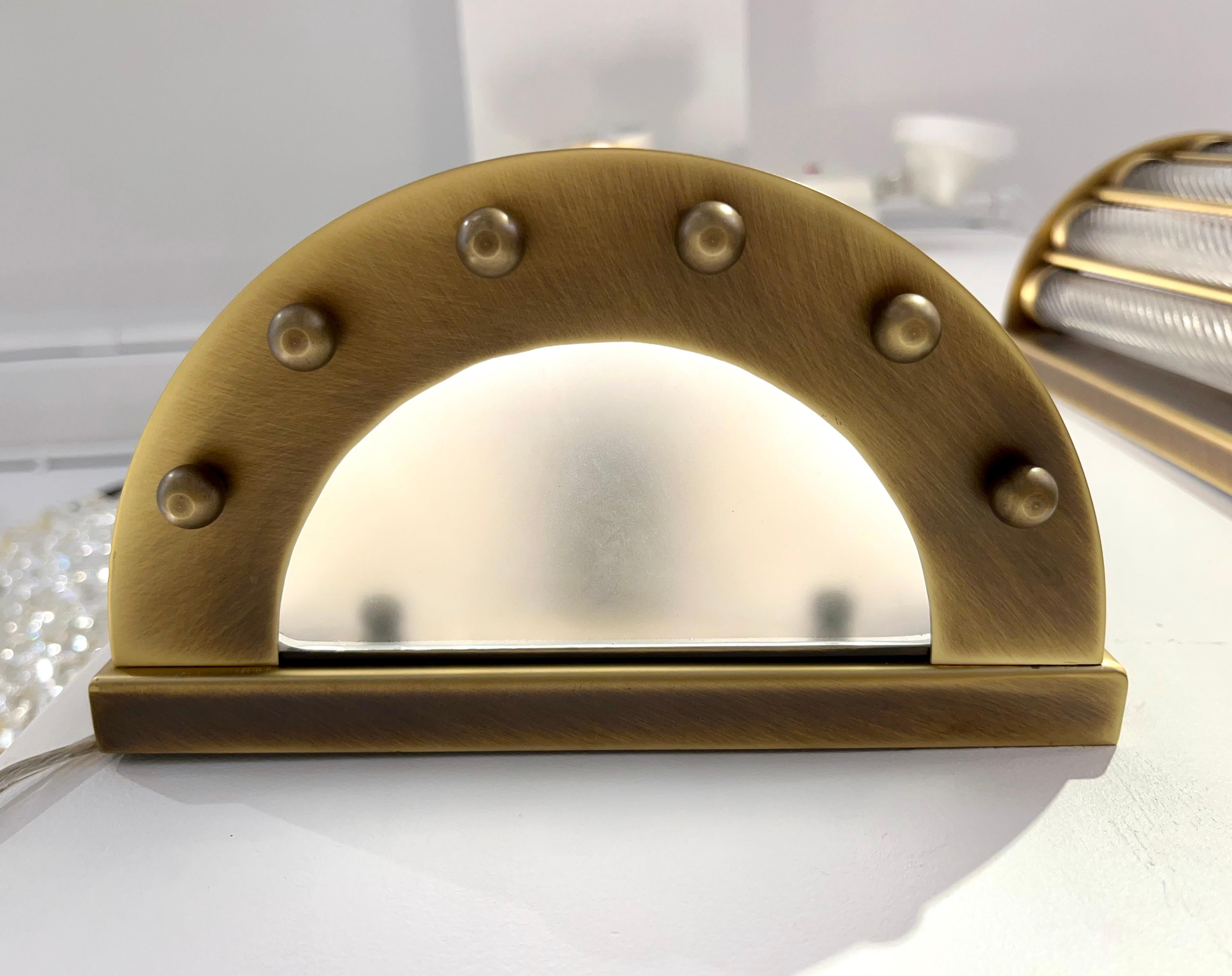 Laiton Grandes lampes encastrées/fonces en bronze demi-lune en cristal de Murano de style Art Déco italien en vente