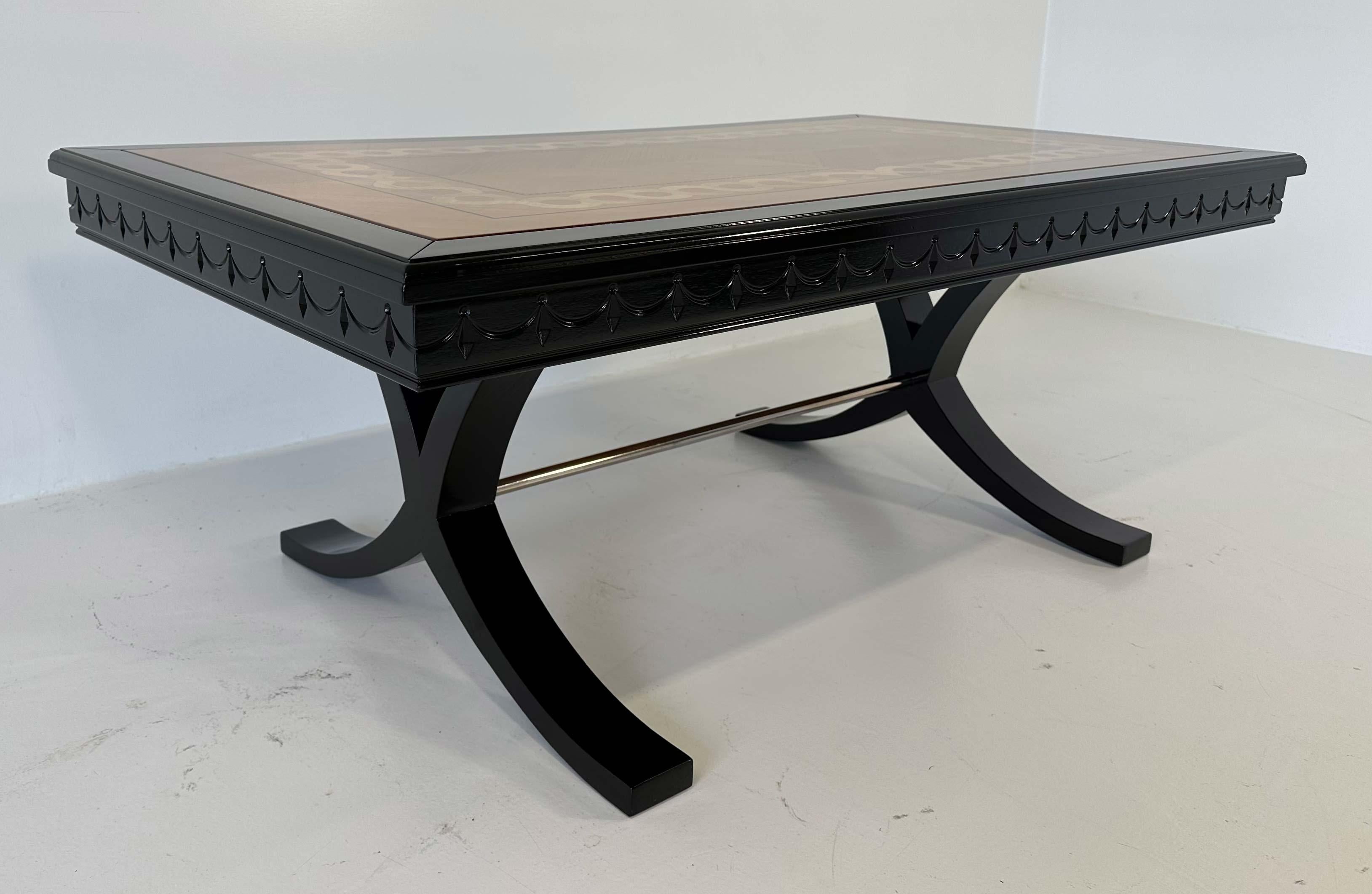 Italian Art Deco Style Maple and Ash Wood Inlaid Coffee Table, 1980s For Sale 1