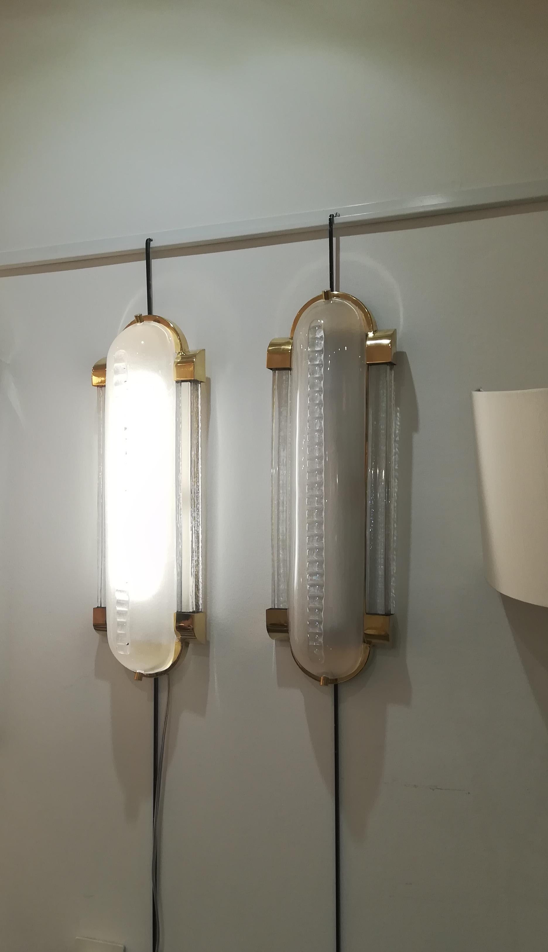 Italian Art Deco Style Pair of Brass and Murano Glass Sconces For Sale 2