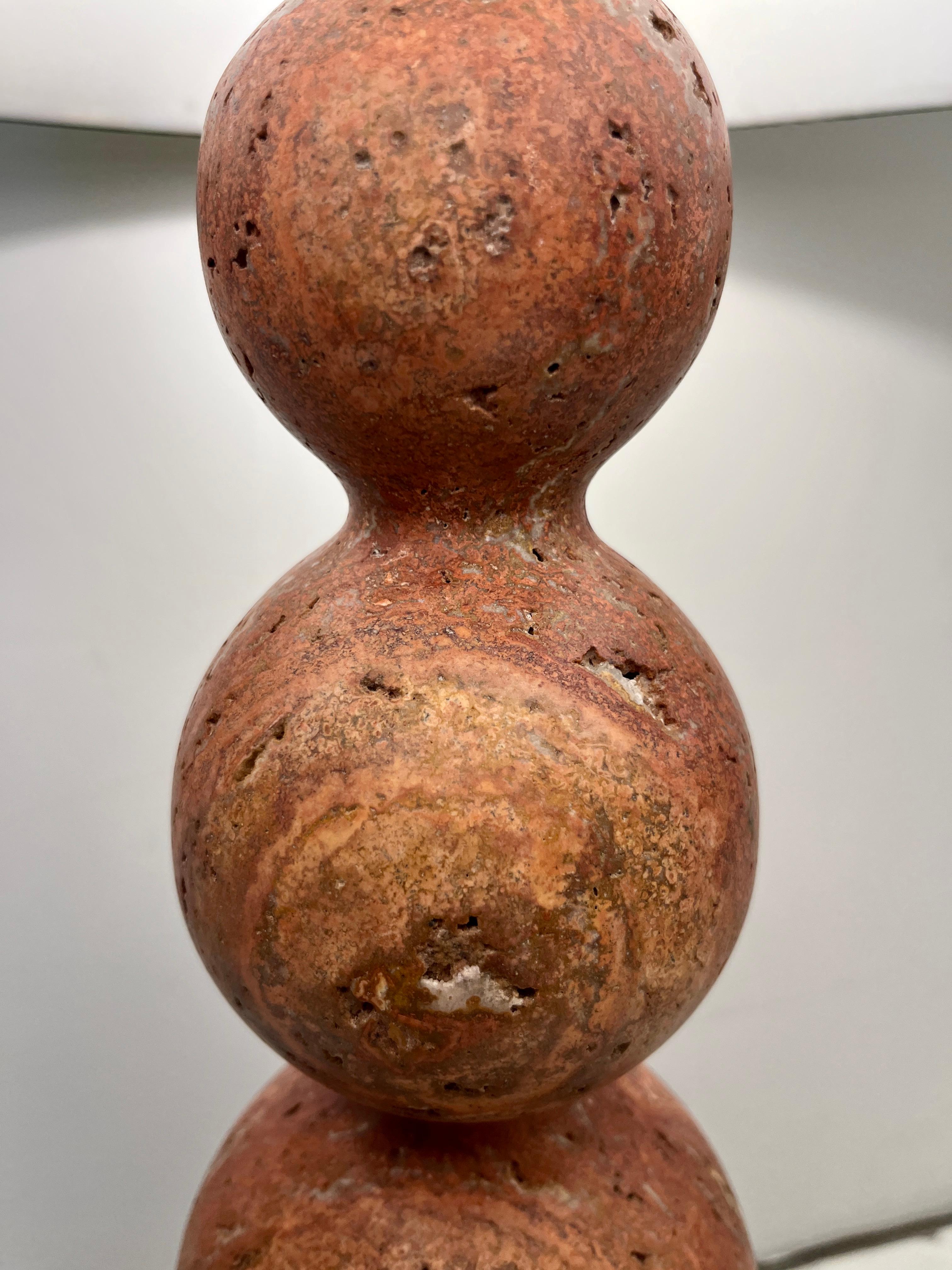 Italian Art Deco Style Pair of Red Travertine Sphere Table Lamps Peacock Shades For Sale 2