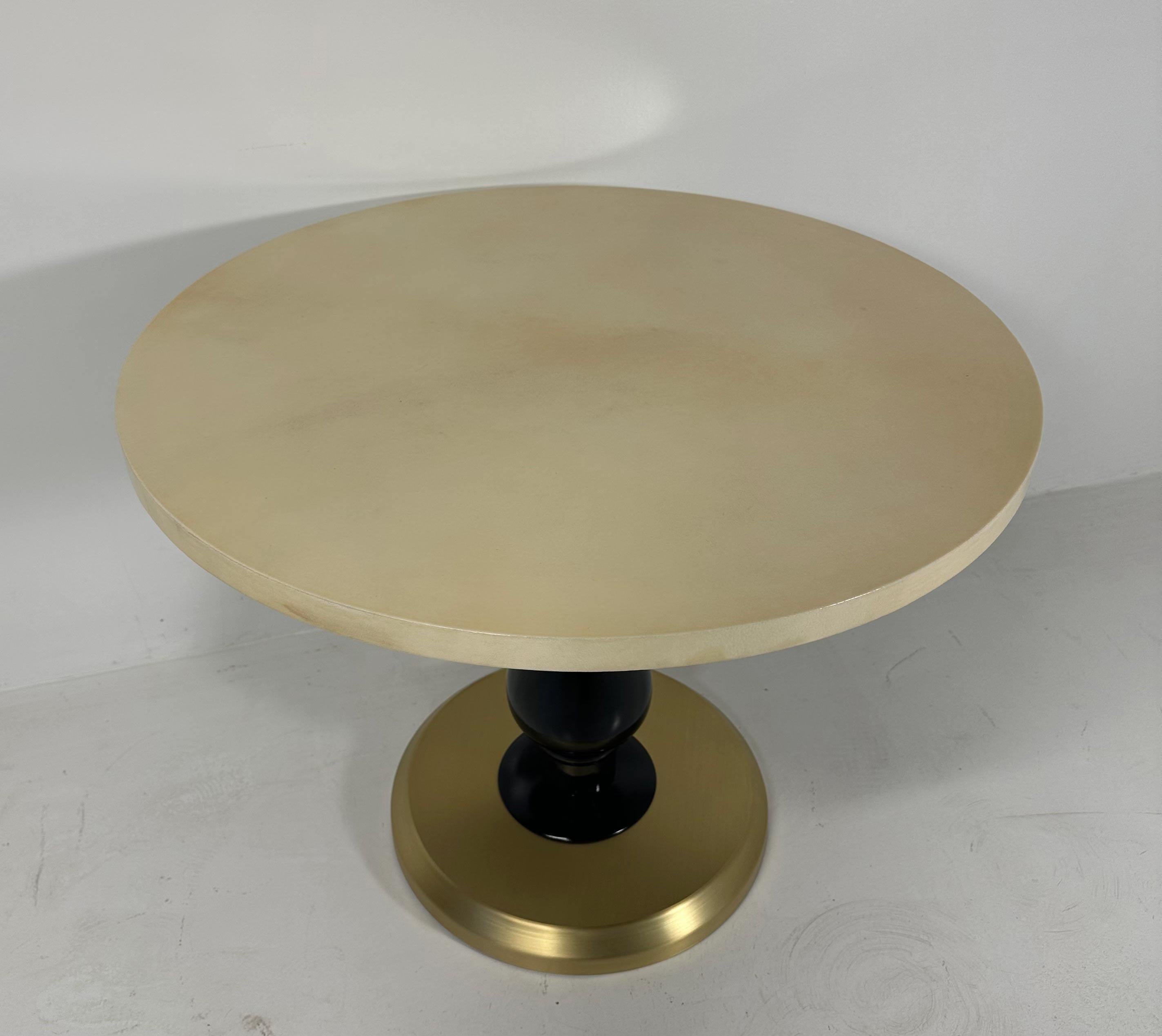 Italian Art Deco Style Parchment, Black Lacquer and Brass Coffee Table In Good Condition For Sale In Meda, MB
