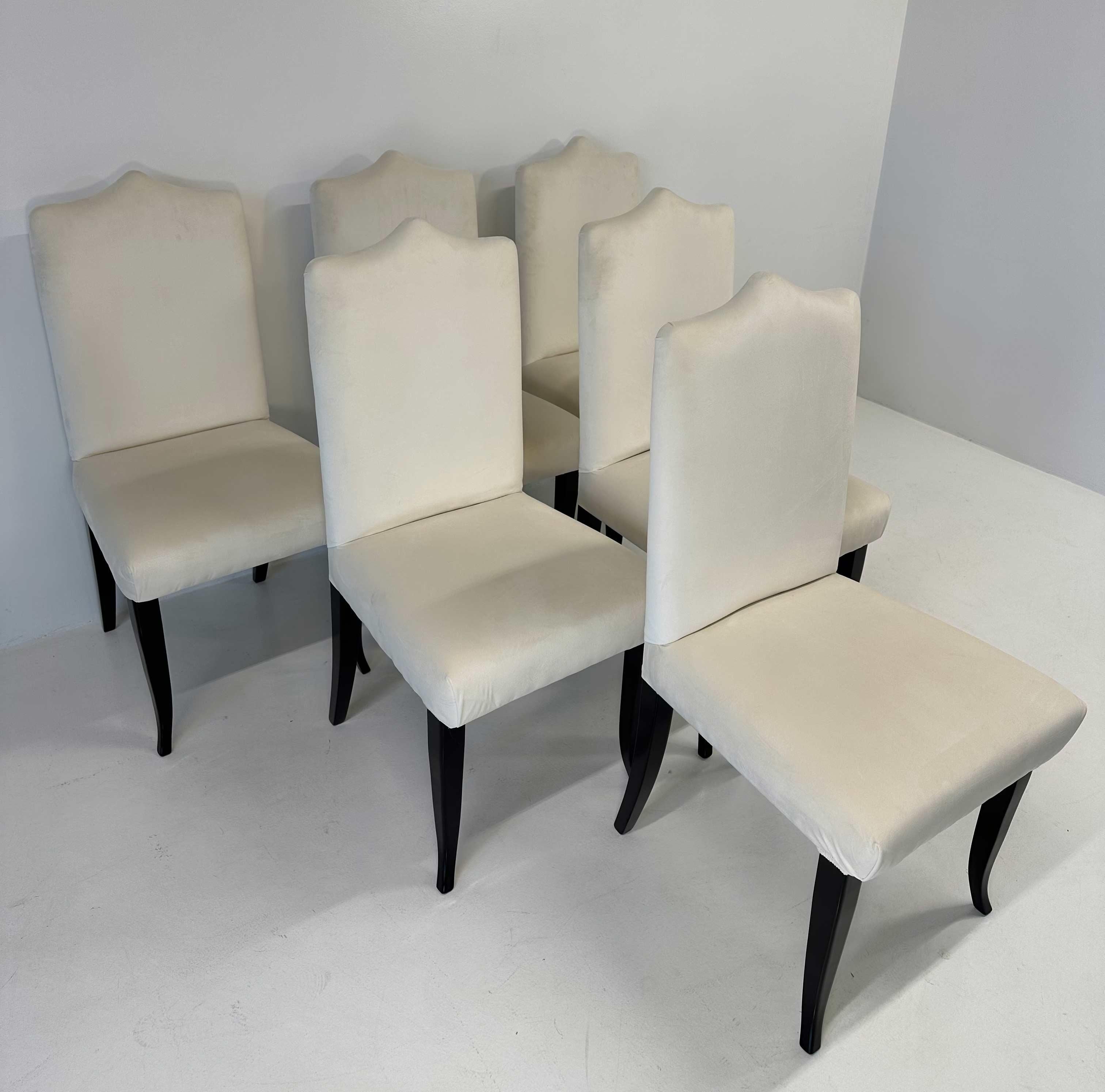 Fin du XIXe siècle Ensemble de 6 chaises en velours crème et laqué noir de style Art Déco italien en vente