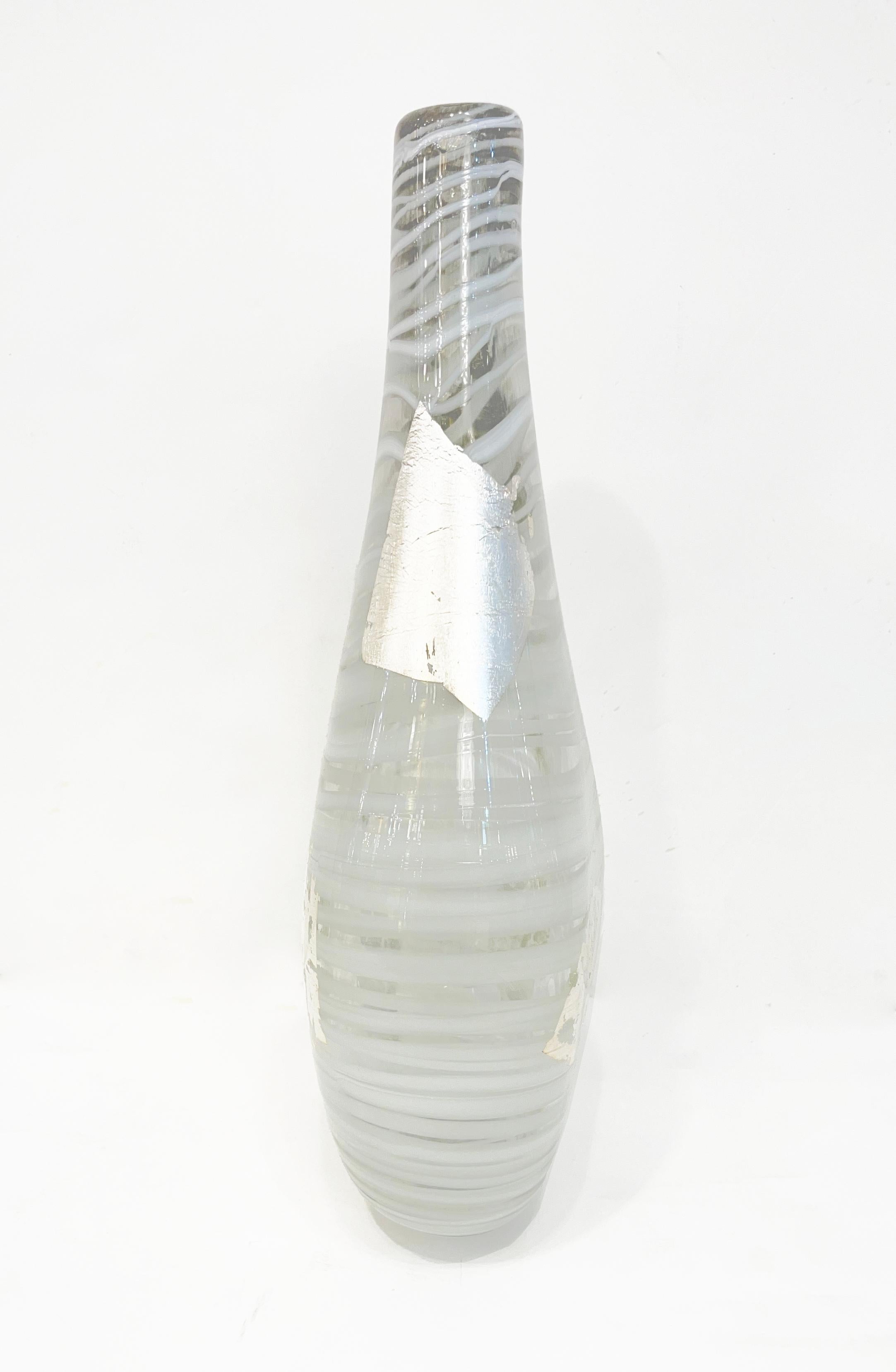 Organic Modern Italian Art Deco Style Silver Leaf White Clear Murano Glass Sculpture Vase For Sale